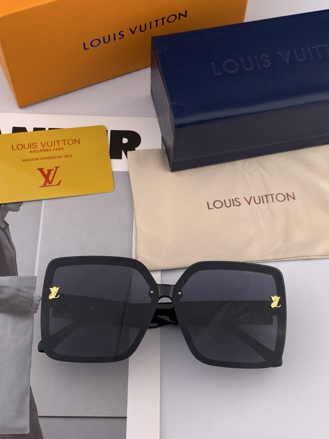 lv大框太阳镜墨镜经典的方框设计，不挑脸型，无论搭配大衣还是连衣裙都非常显气质预防紫外线 型号：型号：L