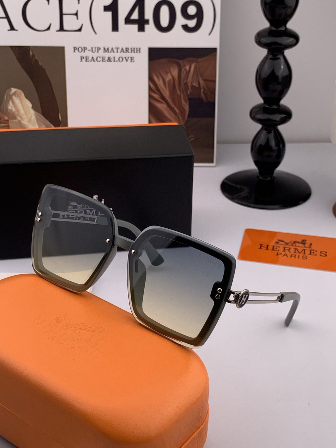 【TR尼龙系列】爱马仕 经典的方框设计，不挑脸型，无论搭配大衣还是连衣裙都非常显气质尼龙镜片预防紫外线 