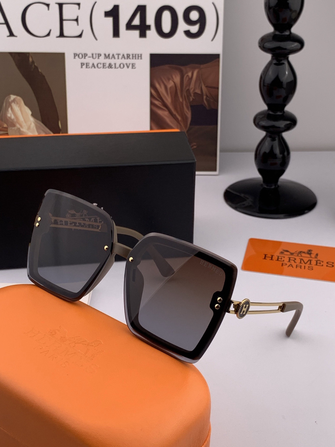 【TR尼龙系列】爱马仕 经典的方框设计，不挑脸型，无论搭配大衣还是连衣裙都非常显气质尼龙镜片预防紫外线 