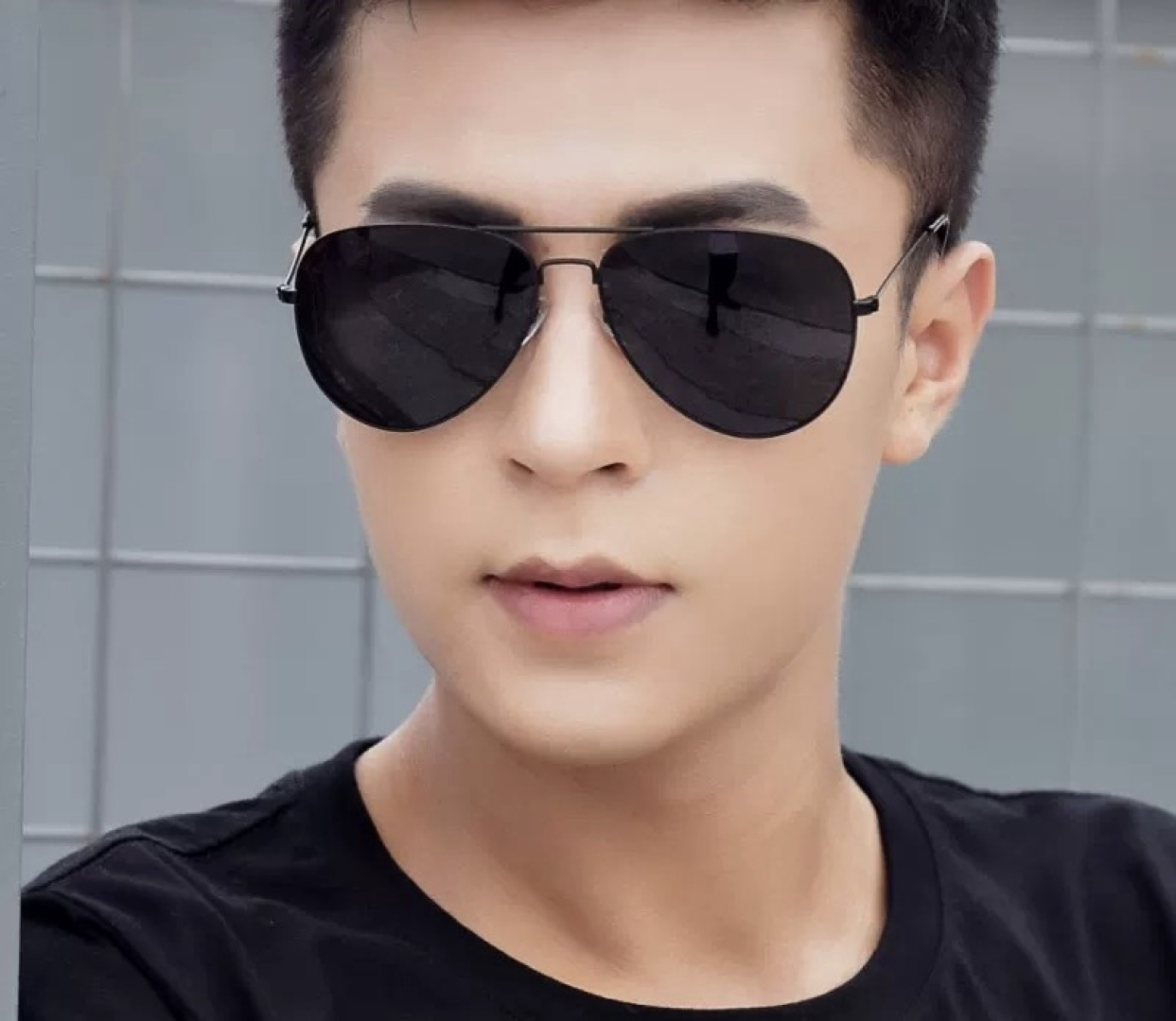 Gucci 。 高品质男女款墨镜 👍 进口宝丽来偏光镜片 。蛤蟆镜 开车钓鱼都可 。百搭显瘦墨镜韩版男士