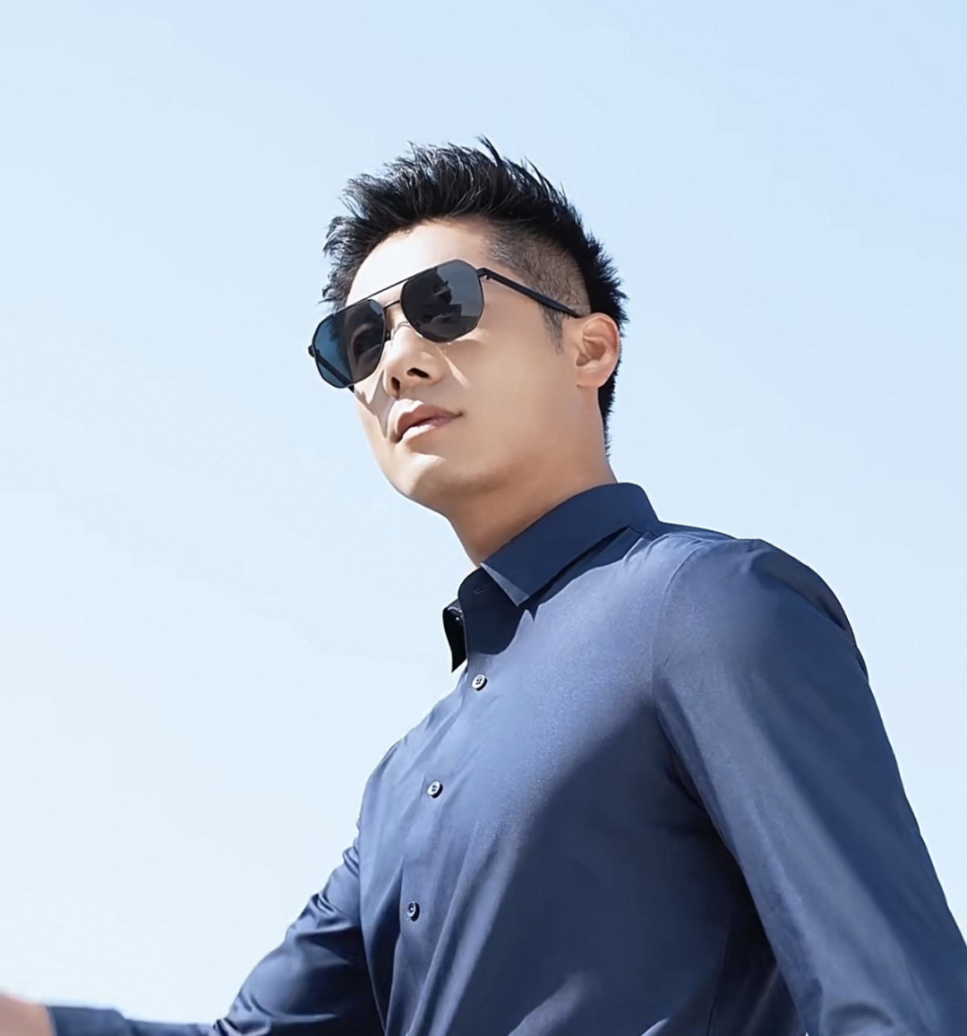 Gucci 。 高品质男女款墨镜 👍 进口宝丽来偏光镜片 。蛤蟆镜 开车钓鱼都可 。百搭显瘦墨镜韩版男士