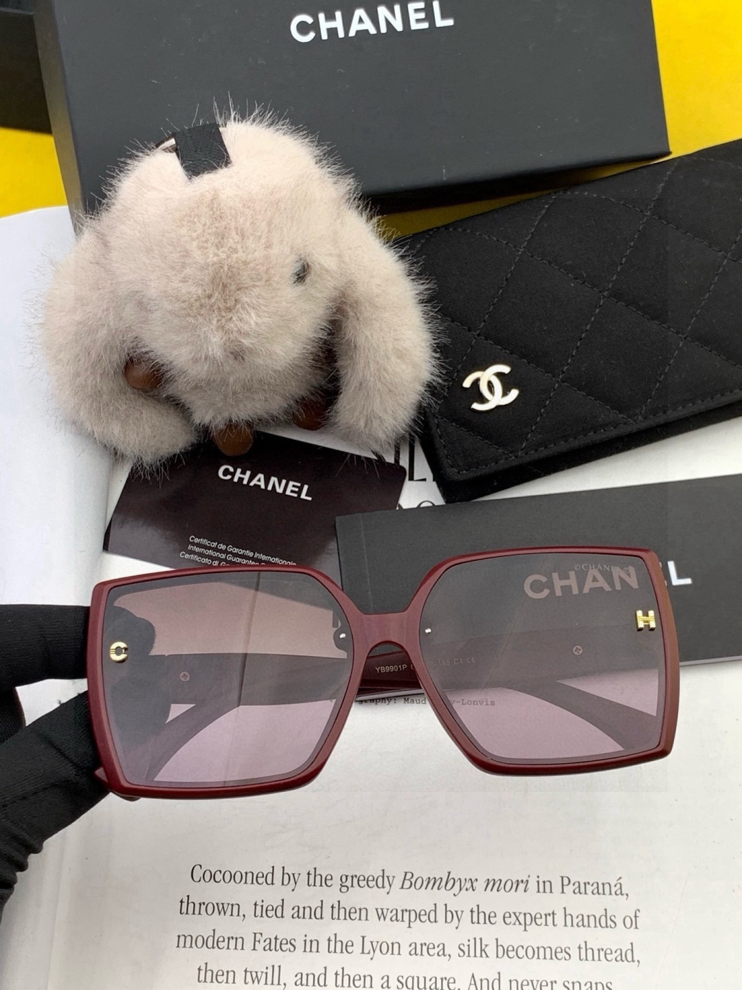 香奈儿 开春新款太阳镜 各路网红纷纷带起气场满分‼️ 俏皮甜美.上脸效果更佳.金属质感超好 型号：CH1