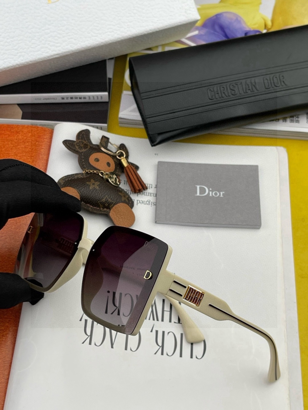 🔺 【DIOR-迪奥】开春新款 潮流爆款 时尚方框偏光太阳镜 高品质 佩戴舒适 网红潮款墨镜 型号：D5