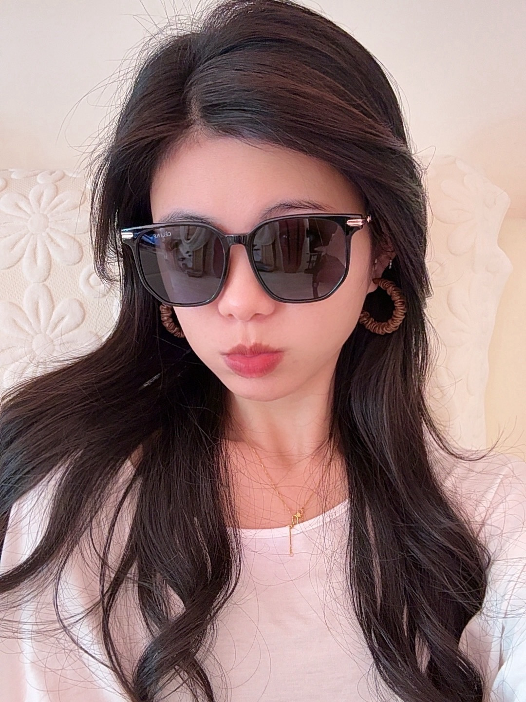 🌷🌷瑟琳新款到货🆕🆕TR材制作而成[酷][酷]高品质 2️⃣色潮品[强][强]大框型太阳镜➕简约logo