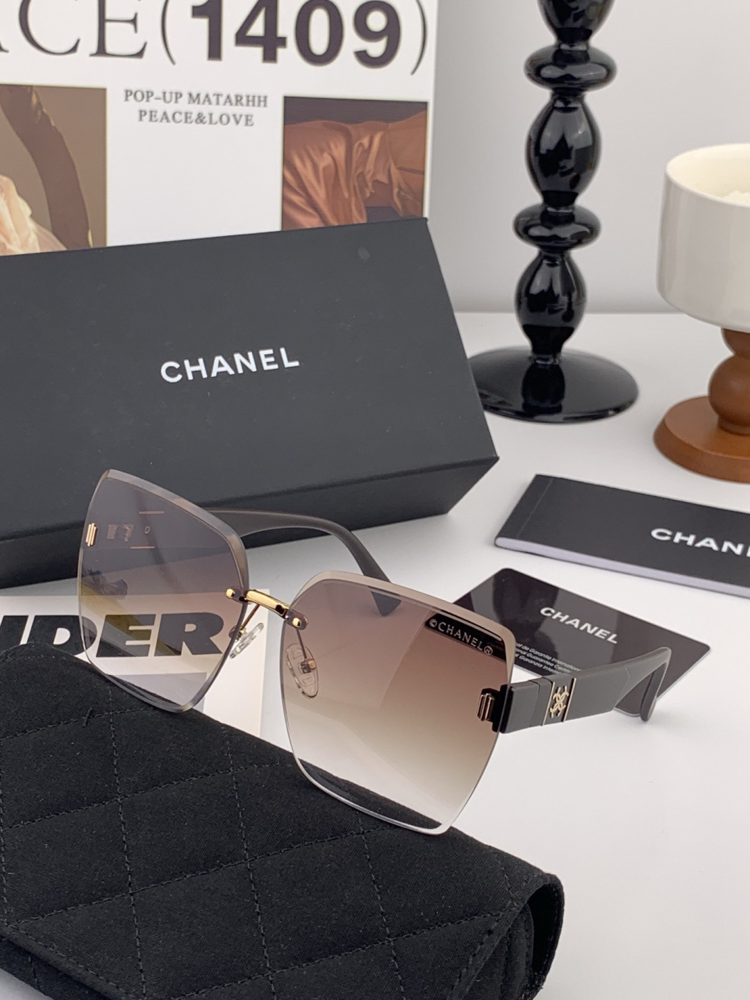 香奈儿 新款女士方框太阳眼镜 开车墨镜 新款金属无框太阳镜 时尚大方 舒适轻盈 精致奢华 超轻 型号：C