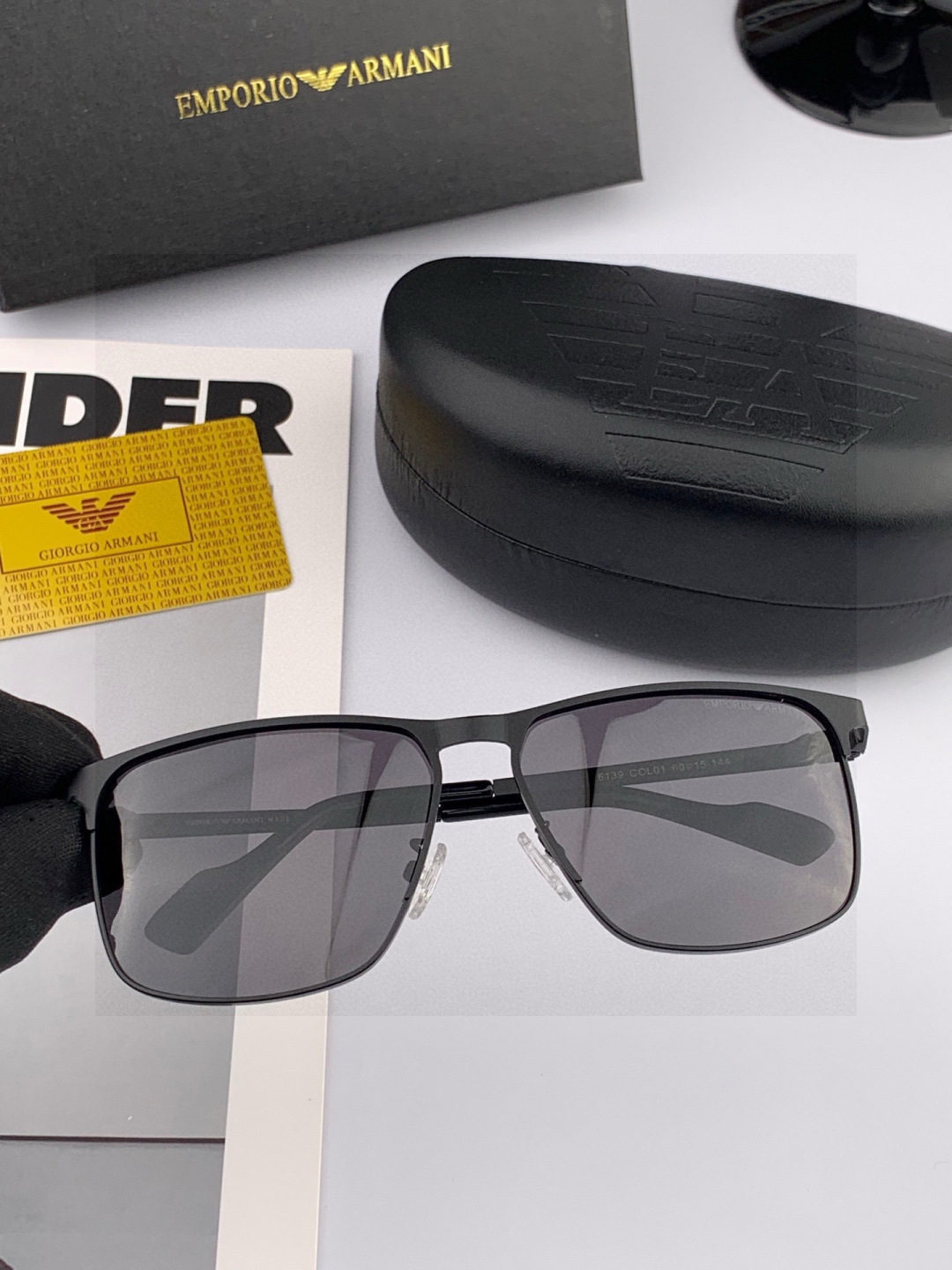 【阿玛尼】新款超百搭金属尼龙太阳镜、造型轮廓超大镜框完美修饰脸型，时尚超级百搭 ！型号：A9613