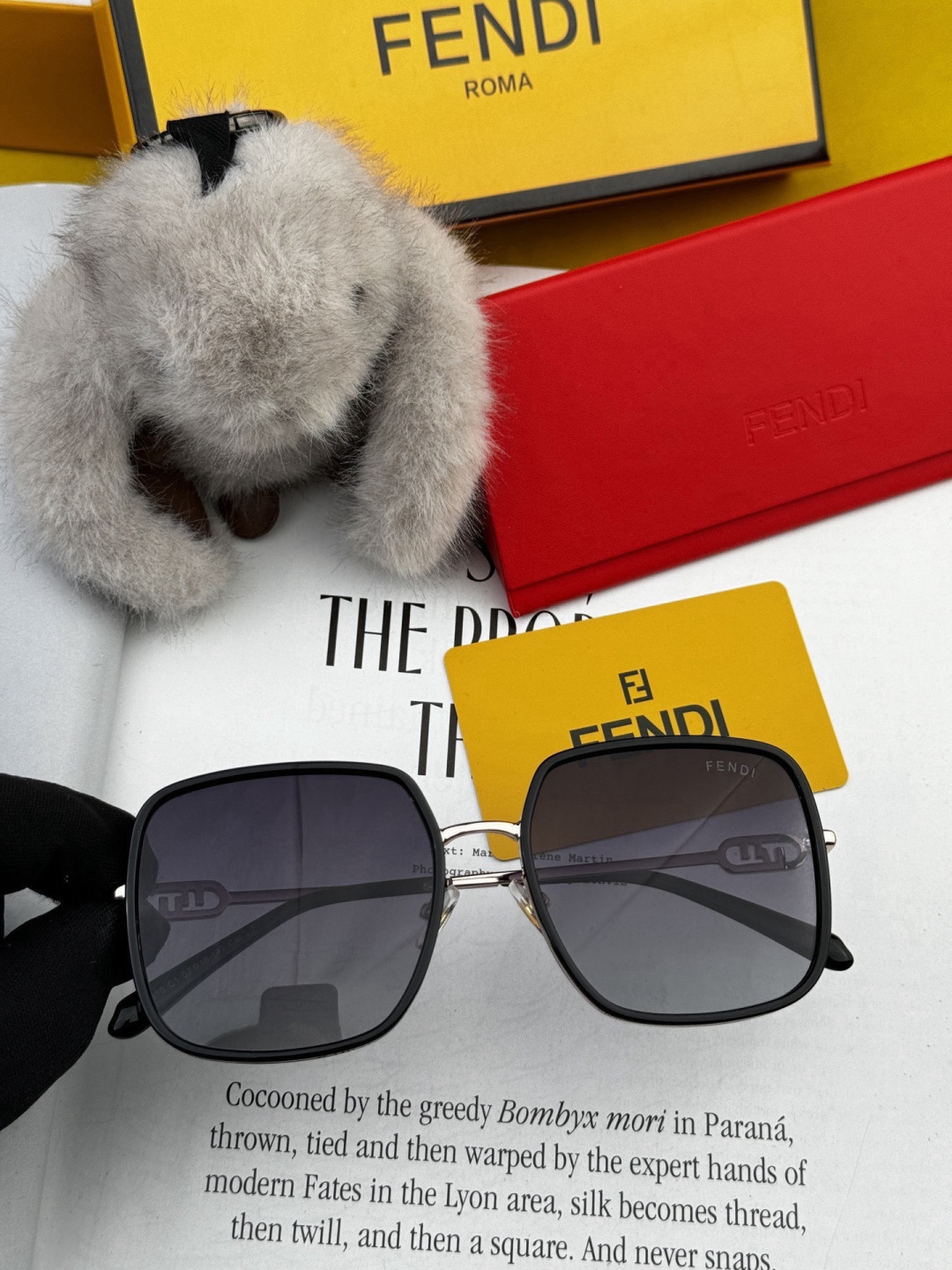 🔺 【芬迪】开春新款 潮流爆款 时尚方框偏光太阳镜 高品质 佩戴舒适 网红潮款墨镜 女士高清偏光太阳镜🕶