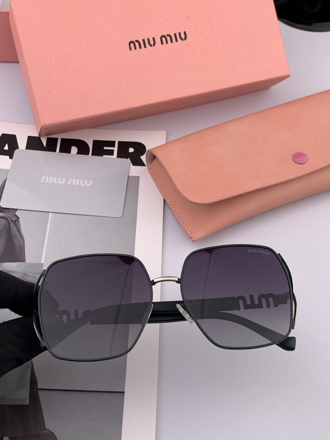 MIUMIU/缪缪🖇🖇开春新款🌟闪耀新款璀璨登台 ❤❤太阳镜潮品 精致个性设计简约时尚 专柜品质值得拥有