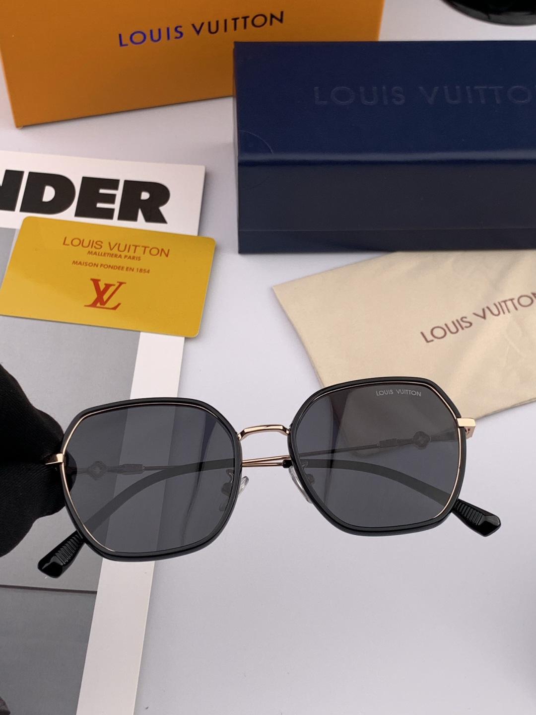 LV 太阳镜潮品官网模特同款 [玫瑰][玫瑰]四叶草🍀精致个性设计简约时尚 高品质值得拥有绝对潮爆整个夏