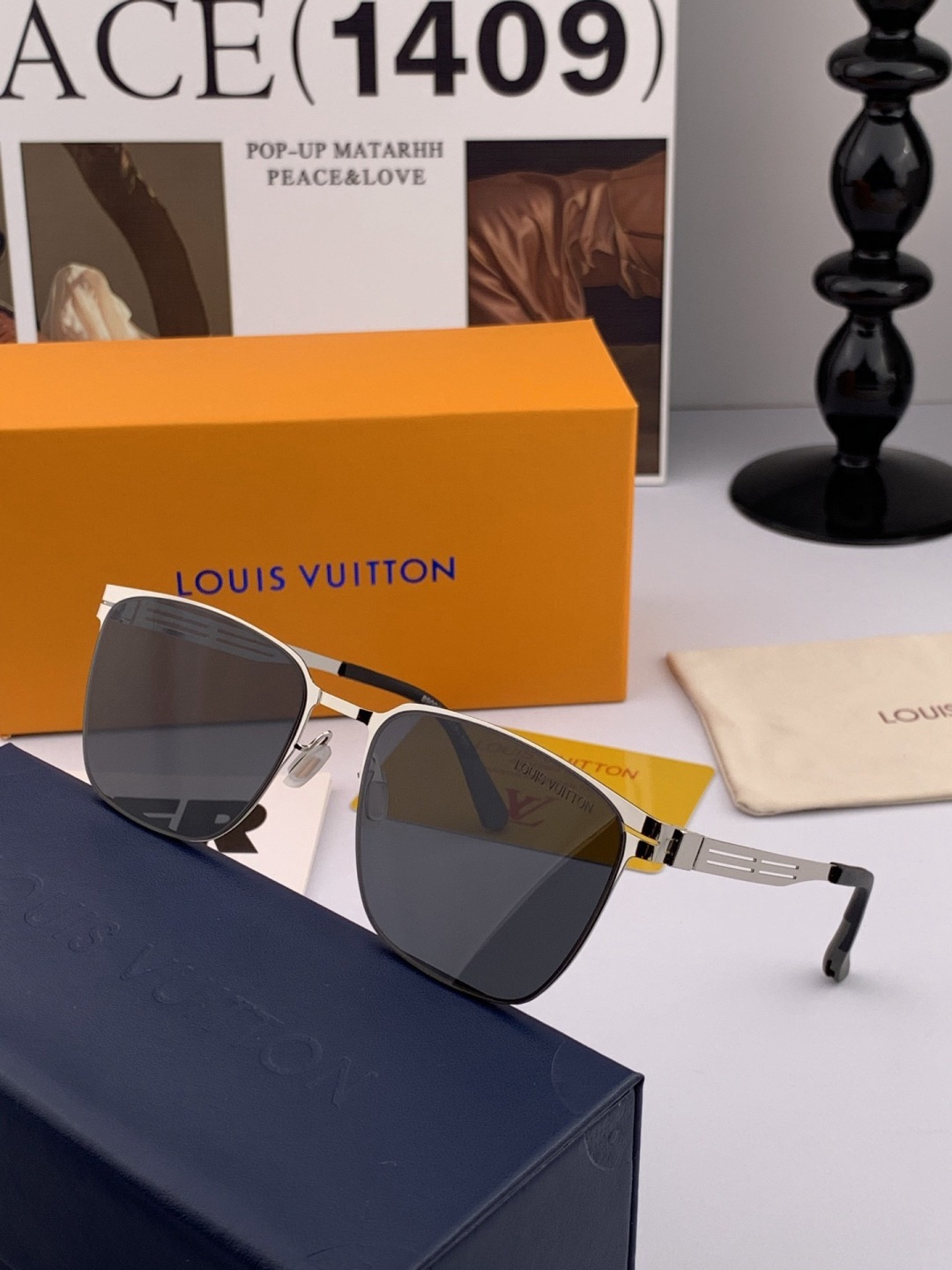 ♦️LV 新款男女情侣款太阳镜多边形墨镜iP电镀永不褪色 超轻超有弹性整幅眼镜无螺丝重要的是压不坏 高清