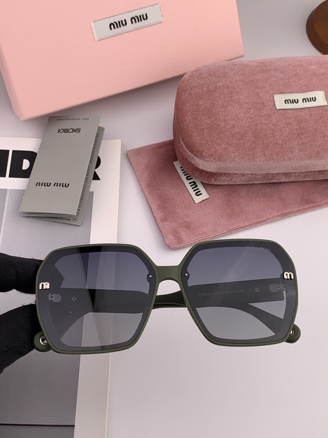 🔺 【缪缪 TR偏光太阳镜】开春新款 潮流爆款 时尚方框偏光太阳镜 高品质 佩戴舒适 网红潮款墨镜 女士