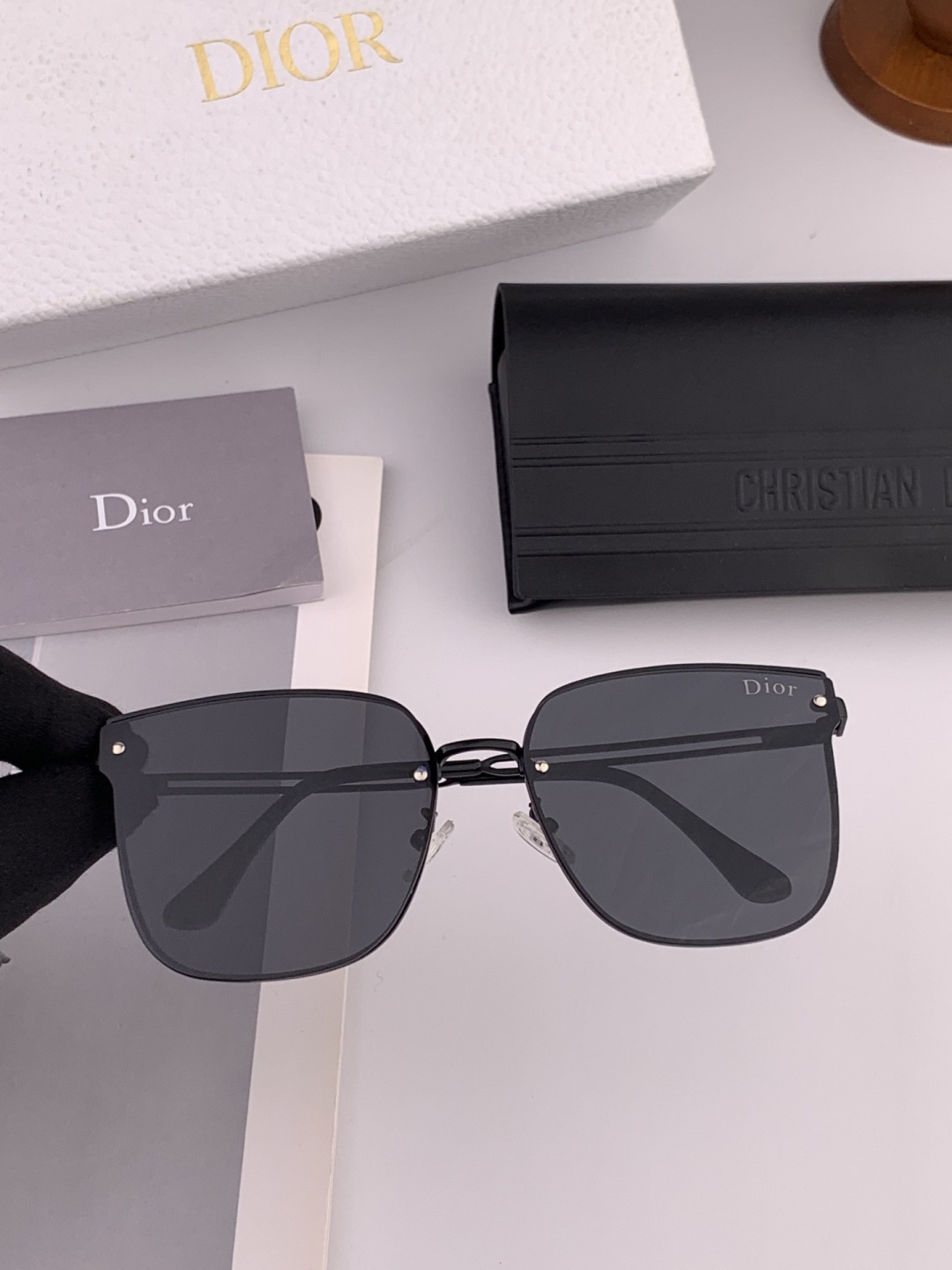 【TR偏光系列】DIOR 经典的方框设计，不挑脸型，无论搭配大衣还是连衣裙都非常显气质尼龙偏光镜片预防紫