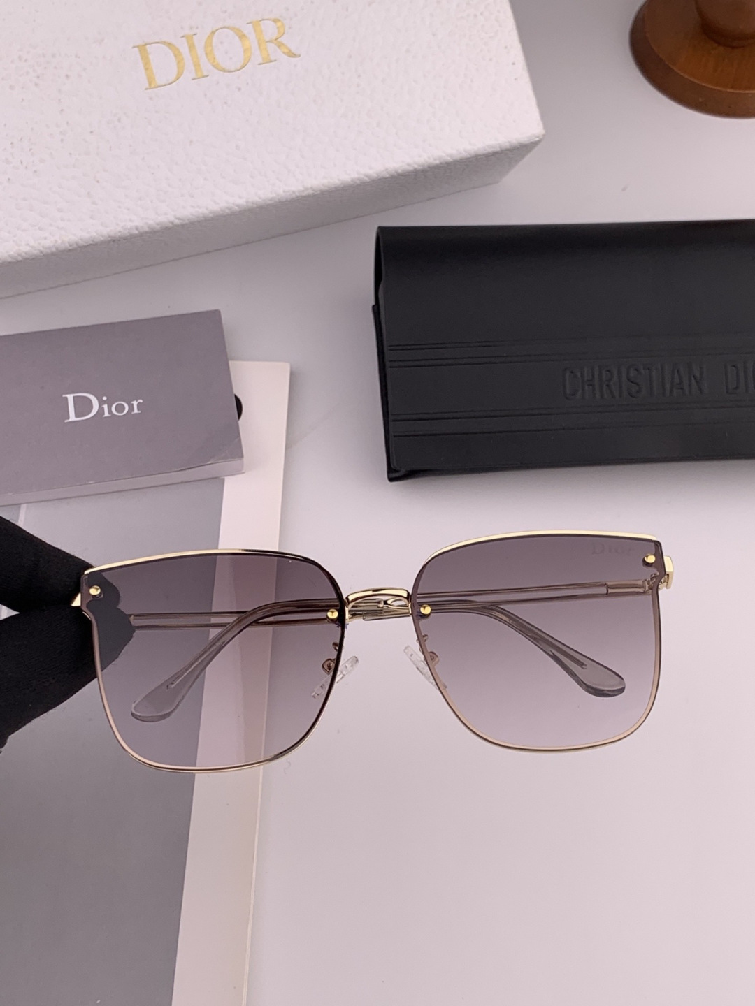 【TR偏光系列】DIOR 经典的方框设计，不挑脸型，无论搭配大衣还是连衣裙都非常显气质尼龙偏光镜片预防紫