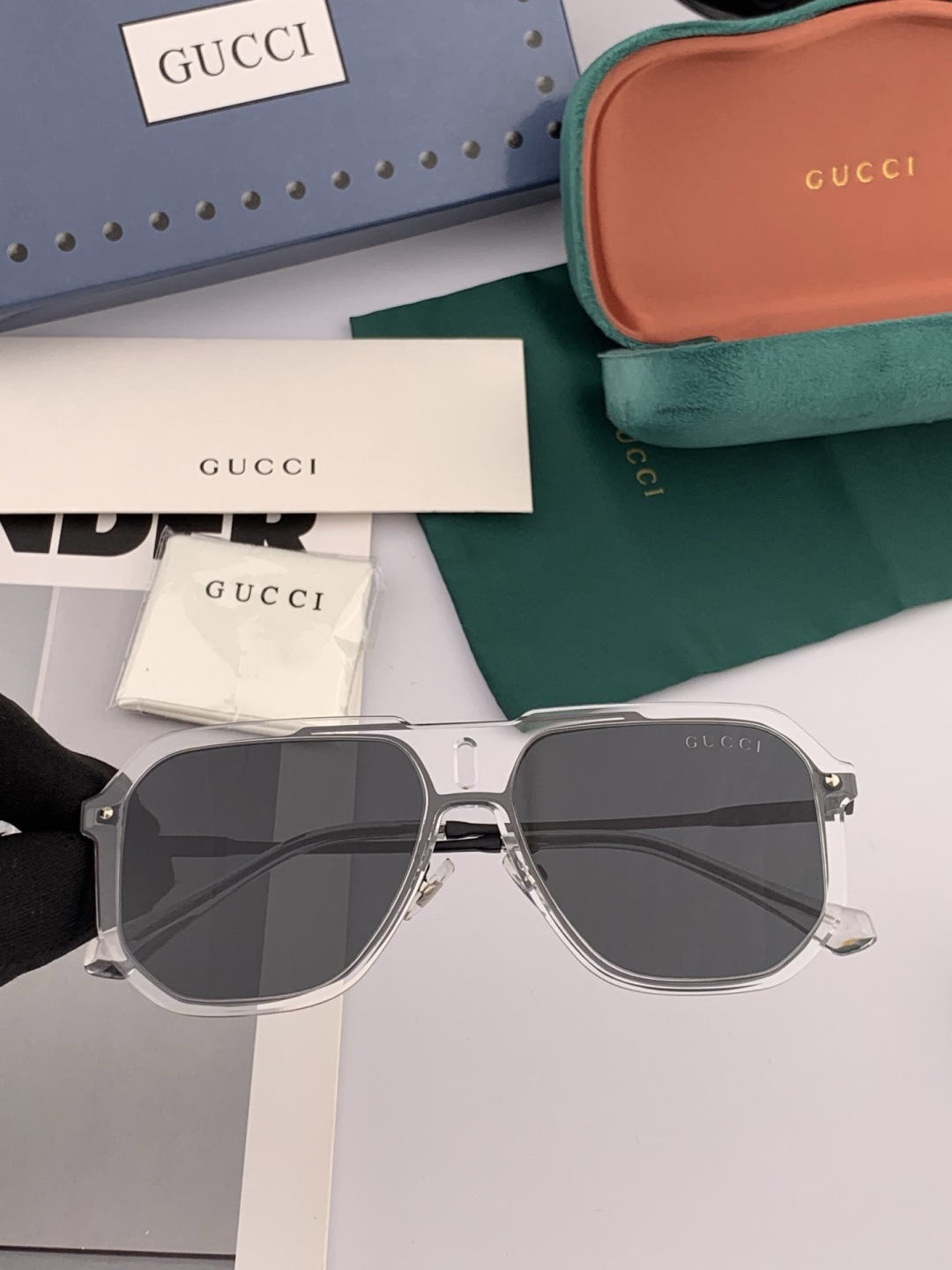 GUCC* 2026 新款男女情侣款太阳iP电镀永不褪色 卖点：超轻超有弹性整幅眼镜片：高清尼龙偏光镜片