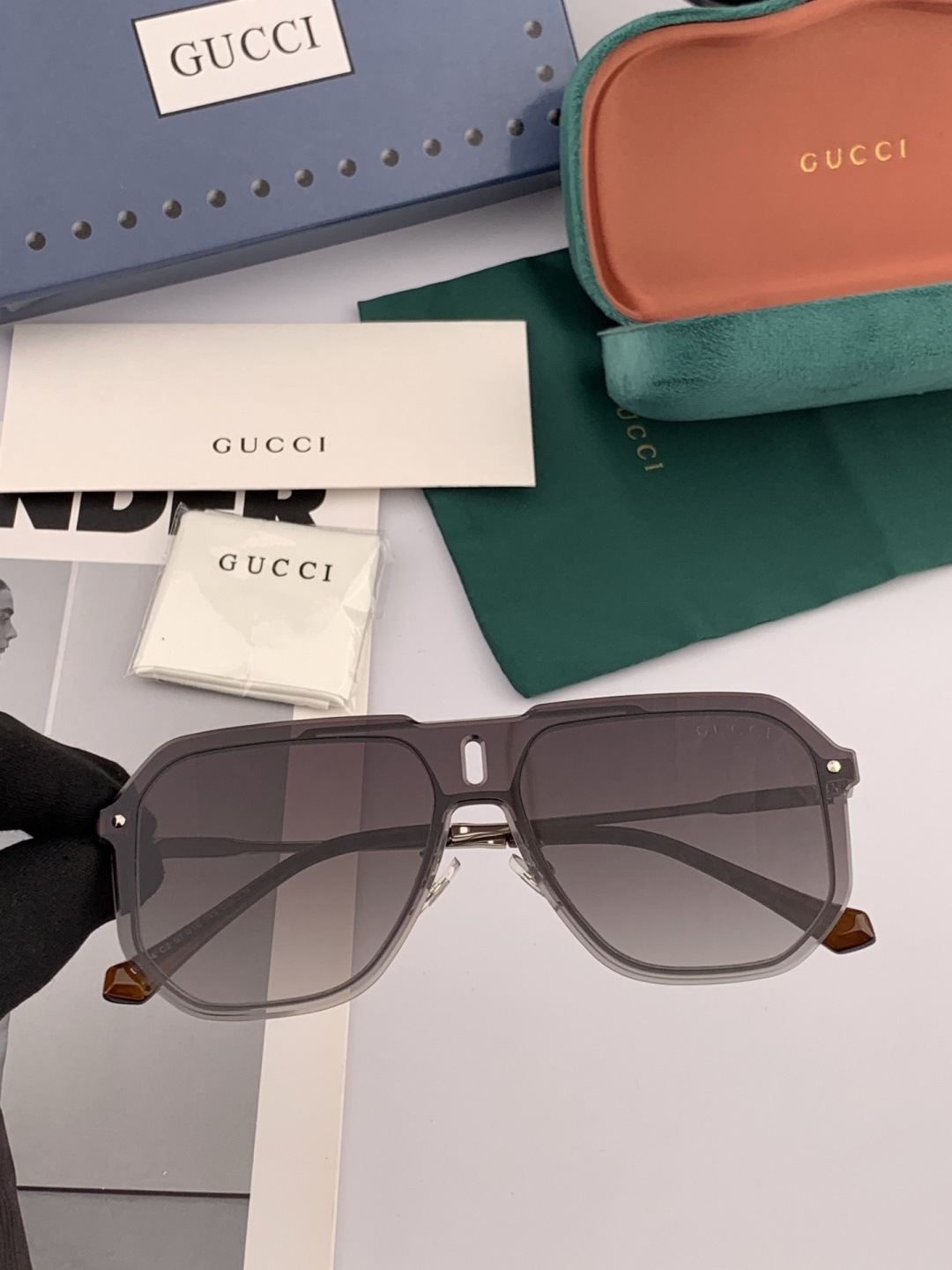 GUCC* 2026 新款男女情侣款太阳iP电镀永不褪色 卖点：超轻超有弹性整幅眼镜片：高清尼龙偏光镜片