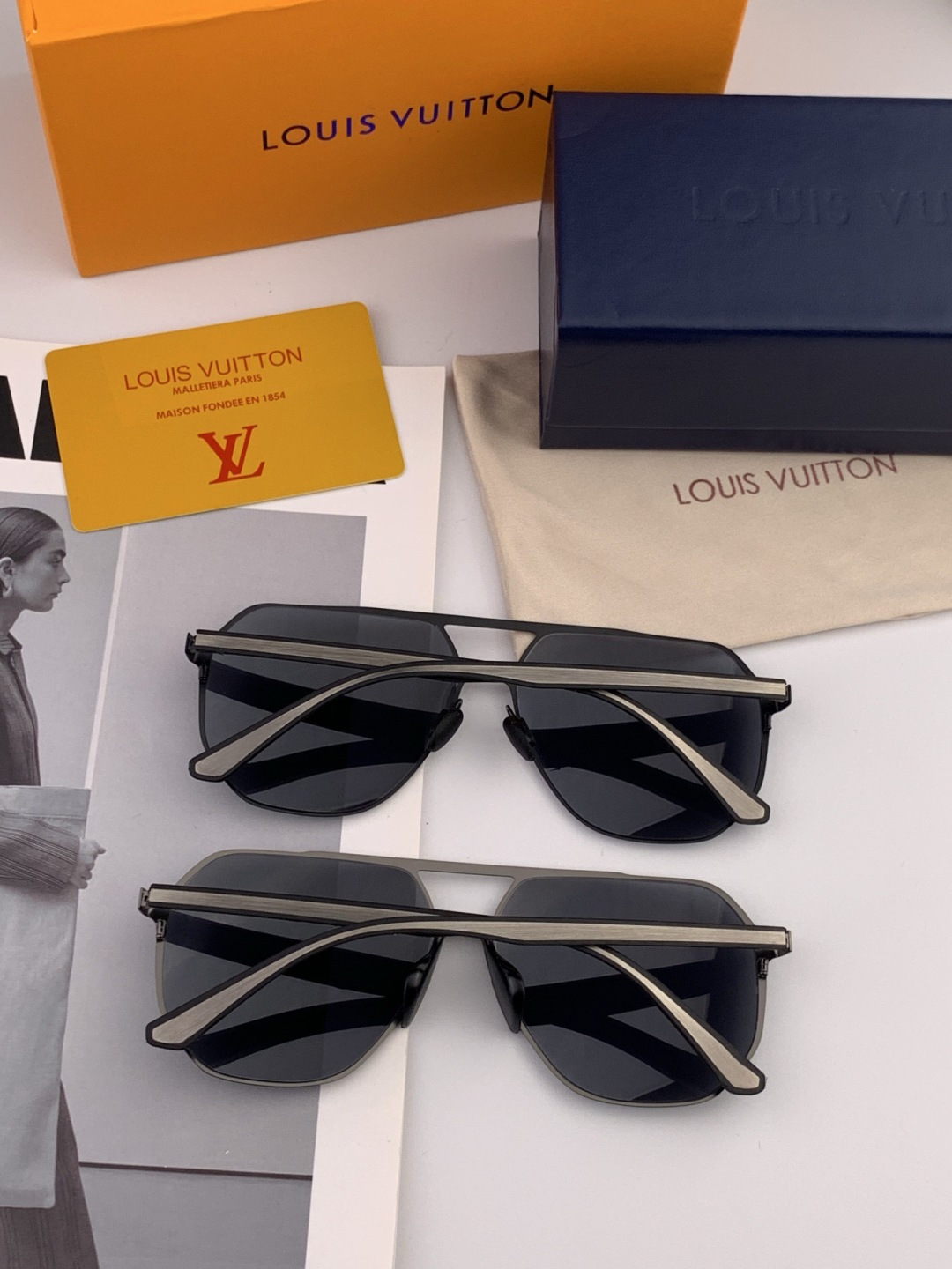 LV 男款炫彩飞行员偏光太阳镜 ❤️材质：高清尼龙加厚卡槽高清偏光镜片 🌹无边框镜架💕颜👍型号：L622