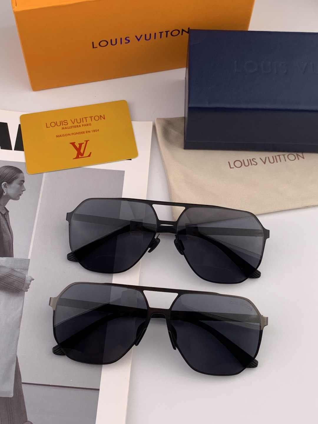 LV 男款炫彩飞行员偏光太阳镜 ❤️材质：高清尼龙加厚卡槽高清偏光镜片 🌹无边框镜架💕颜👍型号：L622