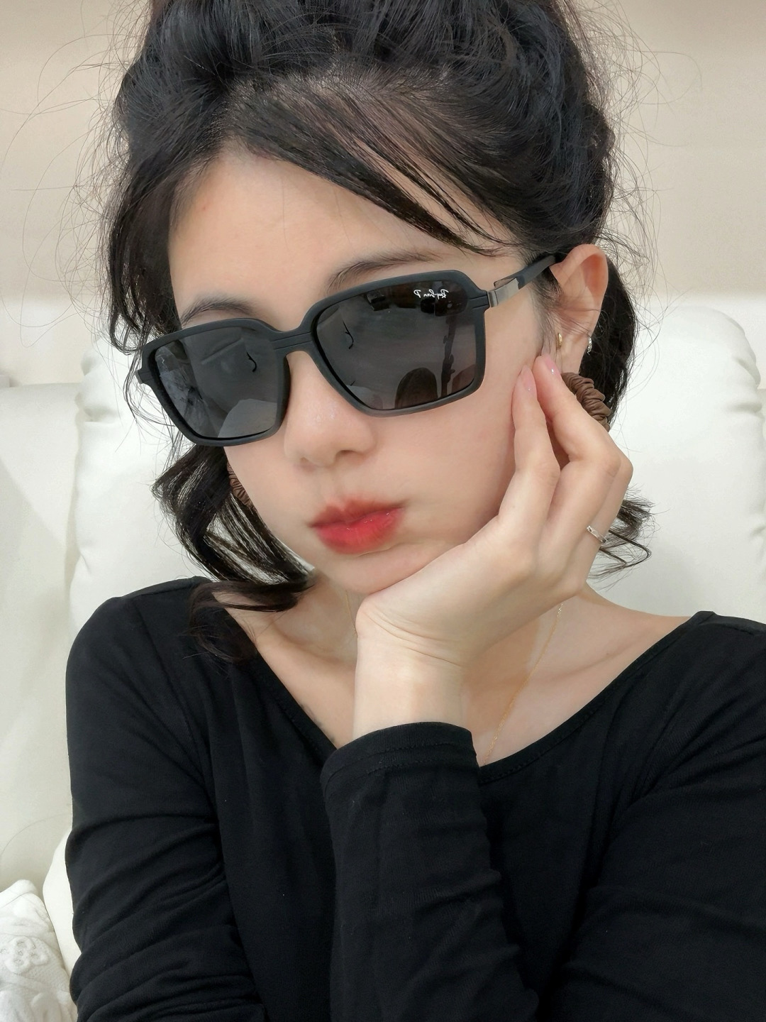 官方同步 品牌:雷朋经典男女士玻璃太阳镜 材质：美国宝丽来高清防爆钢化玻璃镜片 型号：RB3894