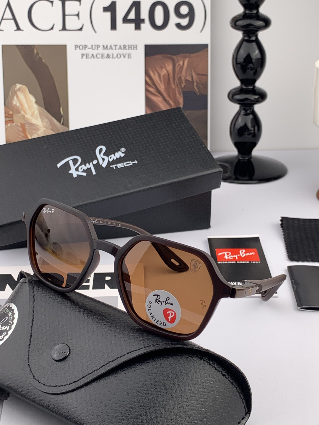 官方同步 品牌:雷朋经典男女士玻璃太阳镜 材质：美国宝丽来高清防爆钢化玻璃镜片 型号：RB5894