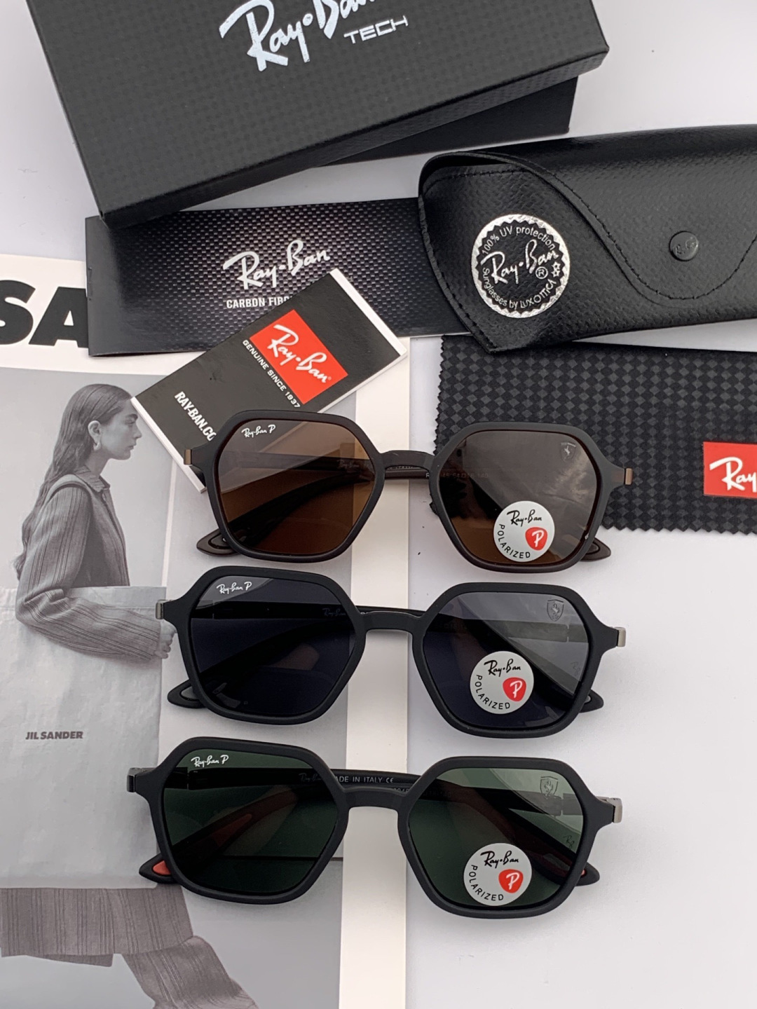 官方同步 品牌:雷朋经典男女士玻璃太阳镜 材质：美国宝丽来高清防爆钢化玻璃镜片 型号：RB5894