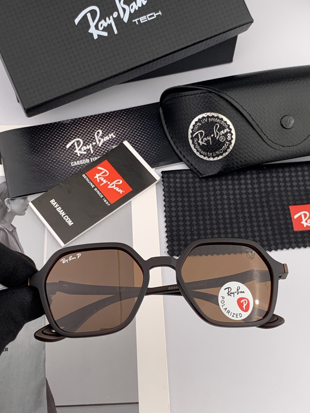 官方同步 品牌:雷朋经典男女士玻璃太阳镜 材质：美国宝丽来高清防爆钢化玻璃镜片 型号：RB5894