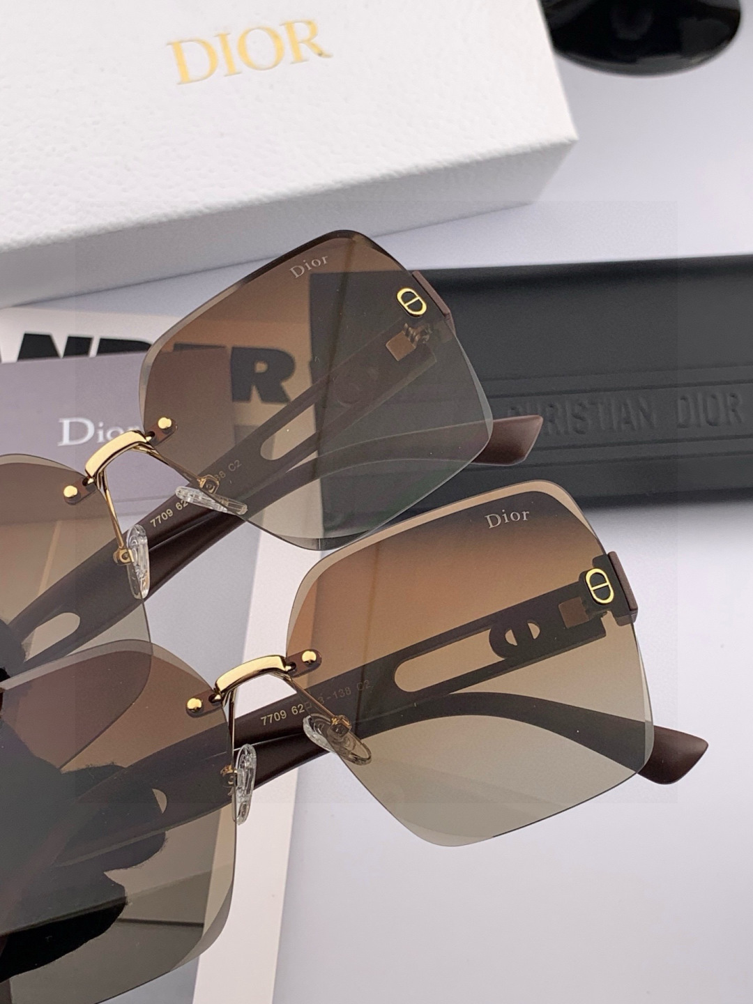 🔺 【DIOR-迪奥】开春新款 潮流爆款 时尚方框太阳镜 高品质 佩戴舒适 网红潮款墨镜 女士高清太阳镜