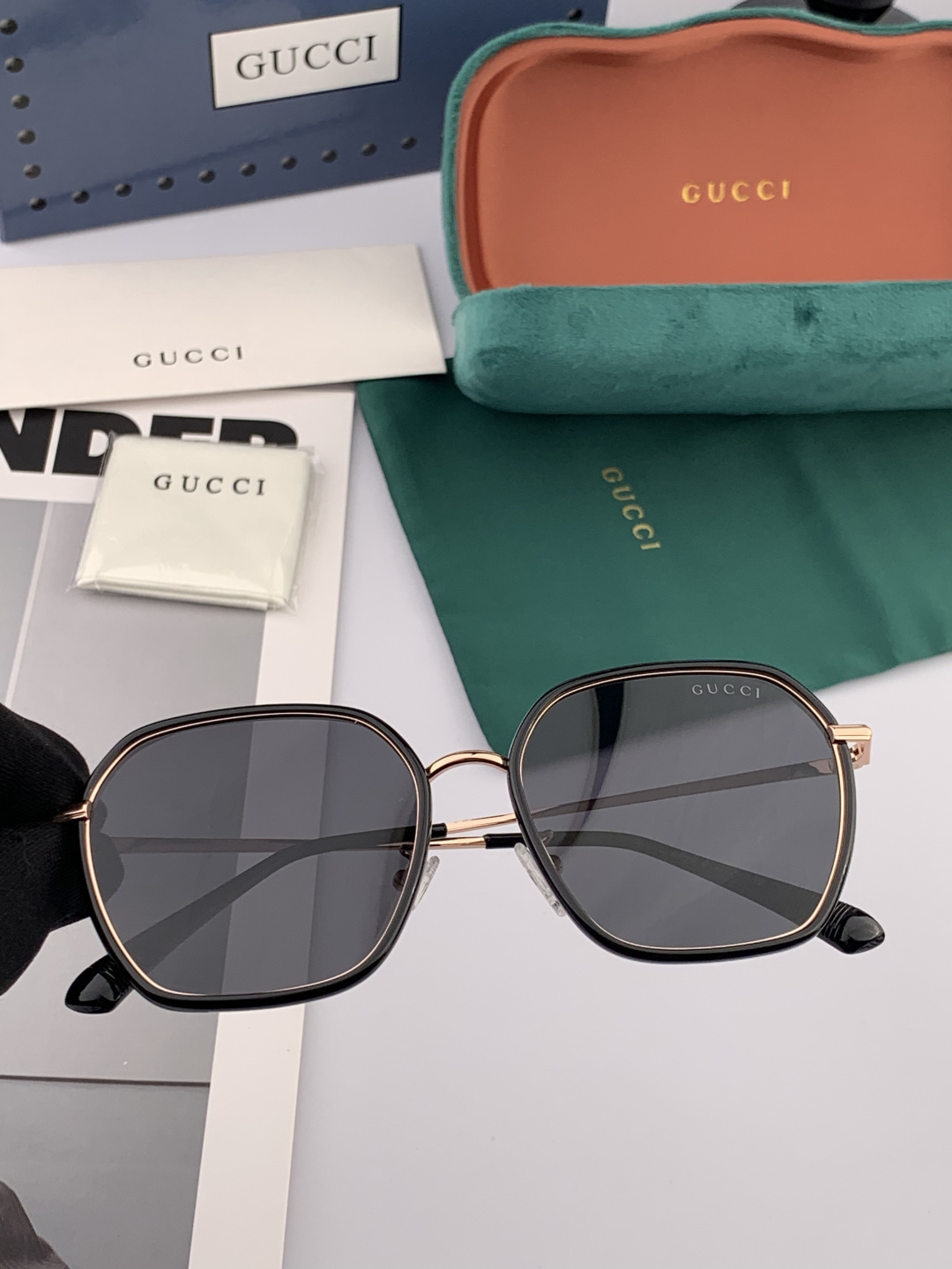 GUCCI 开春新款太阳镜 各路网红纷纷带起气场满分‼️ 俏皮甜美.上脸效果更佳.金属质感超好 型号：G