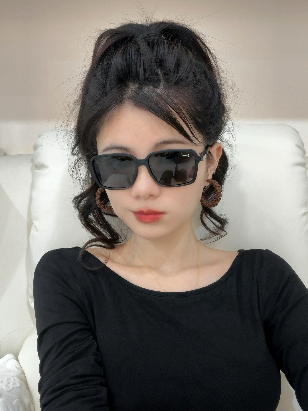 官方同步 品牌:雷朋经典男女士玻璃太阳镜 材质：美国宝丽来高清防爆钢化玻璃镜片 型号：RB3894