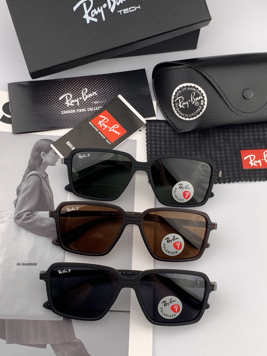 官方同步 品牌:雷朋经典男女士玻璃太阳镜 材质：美国宝丽来高清防爆钢化玻璃镜片 型号：RB3894