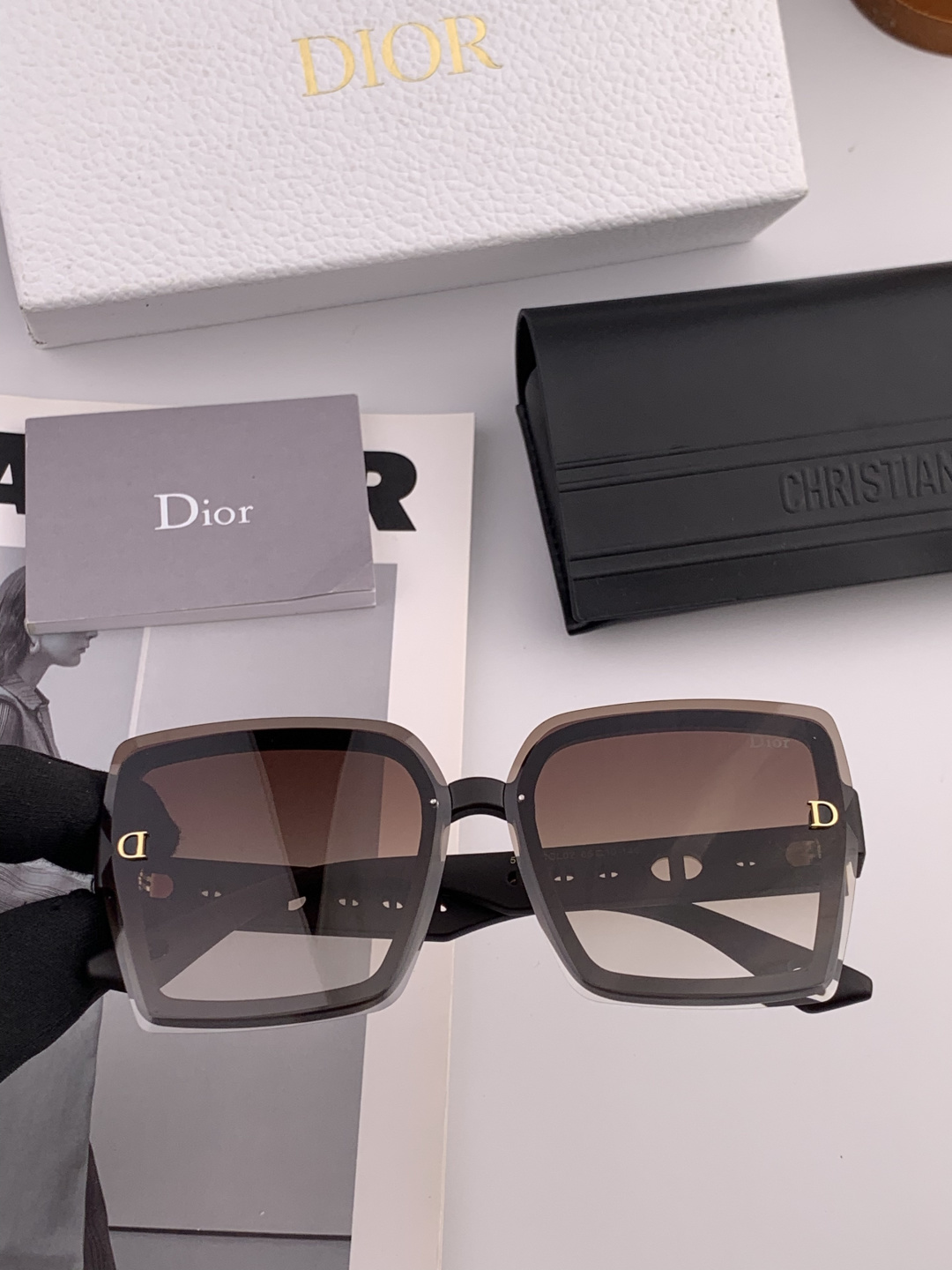 🔺 【DIOR-迪奥】开春新款 潮流爆款 时尚方框太阳镜 高品质 佩戴舒适 网红潮款墨镜 型号：D230