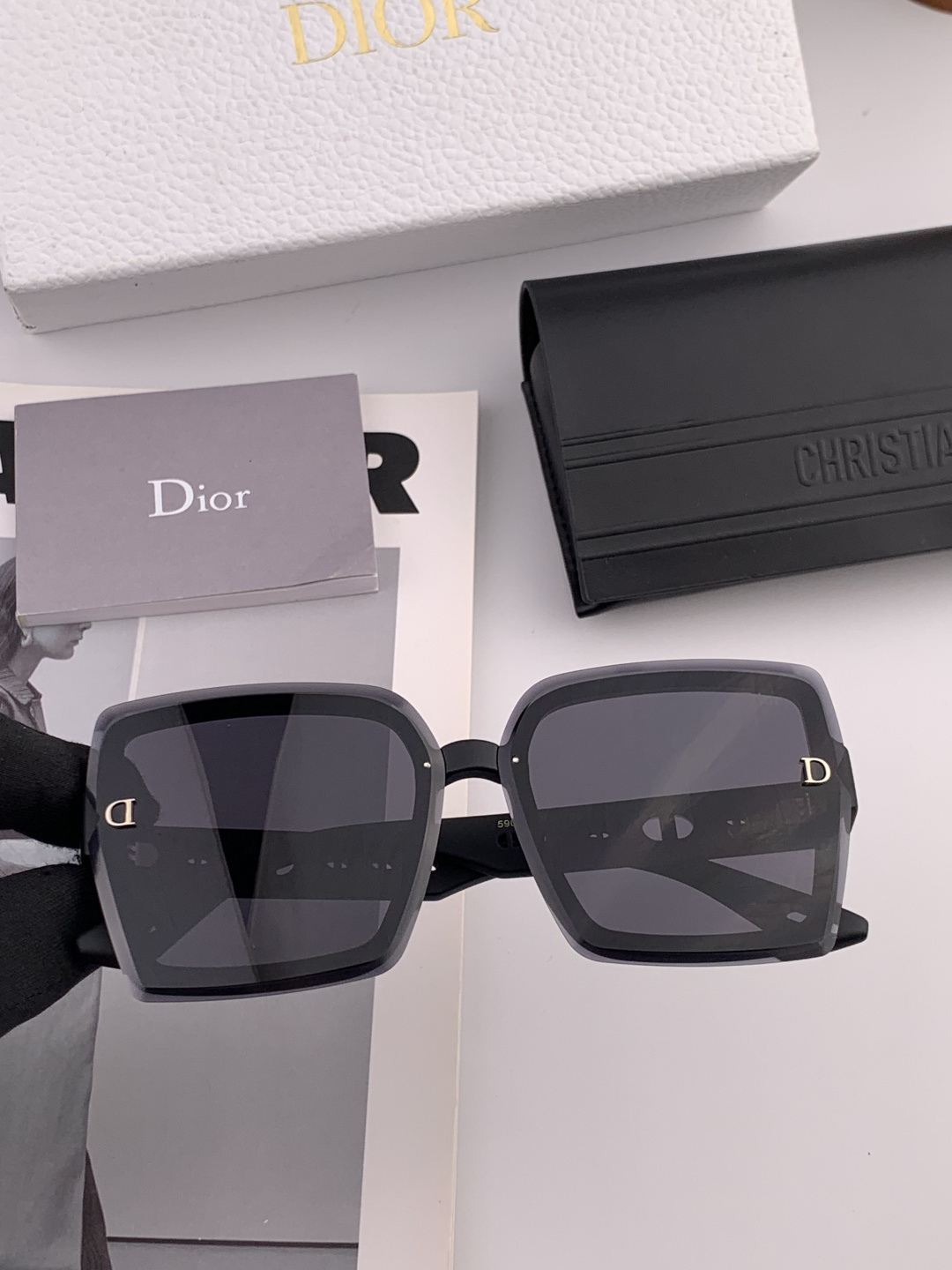 🔺 【DIOR-迪奥】开春新款 潮流爆款 时尚方框太阳镜 高品质 佩戴舒适 网红潮款墨镜 型号：D230