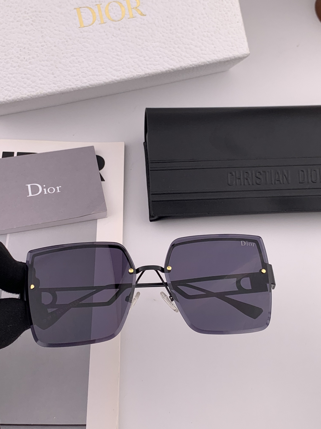 🔺 【DIOR-迪奥】开春新款 潮流爆款 时尚方框太阳镜 高品质 佩戴舒适 网红潮款墨镜 型号：D968