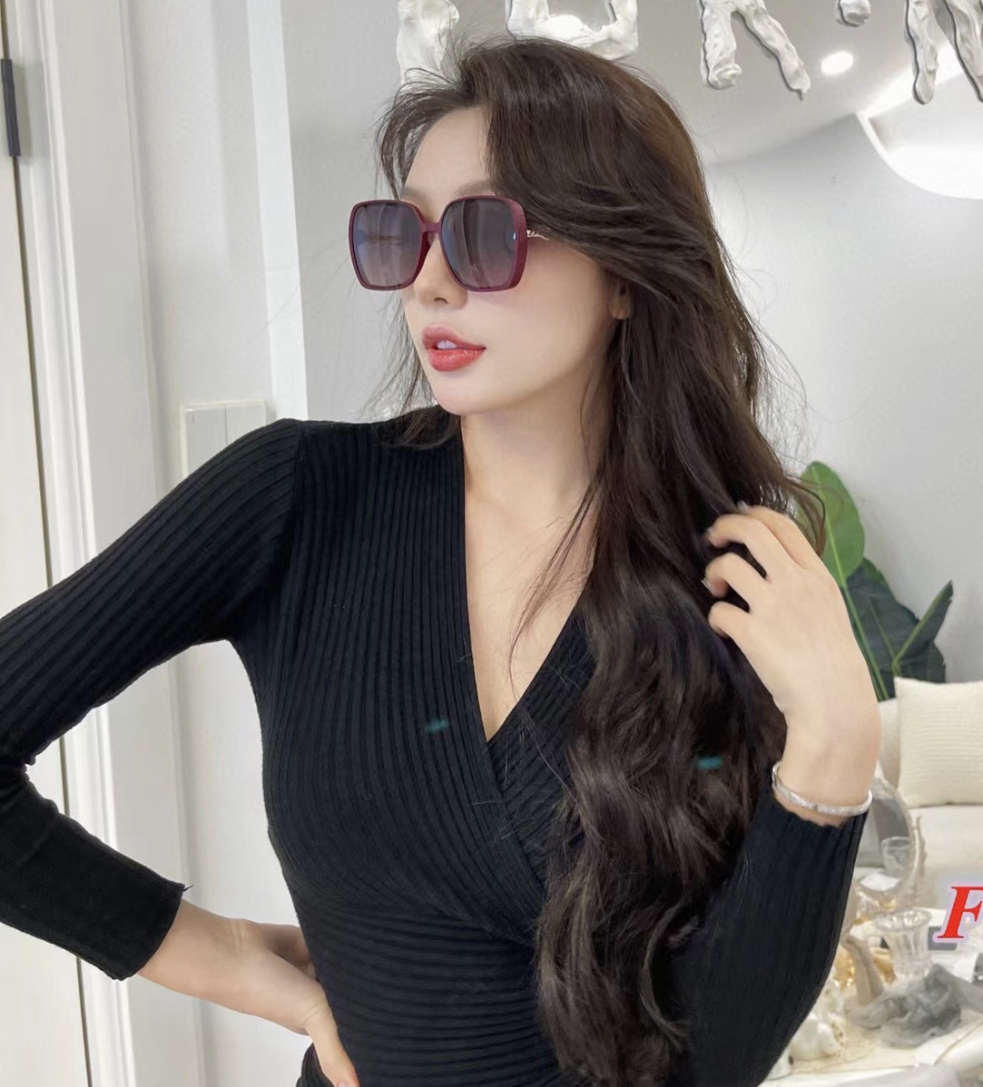 TR版本-偏光【独家大牌太阳镜无滤镜‼实拍上架 Dior官网最新发布新款太阳镜🕶，注意⚠我们是高清镜片，