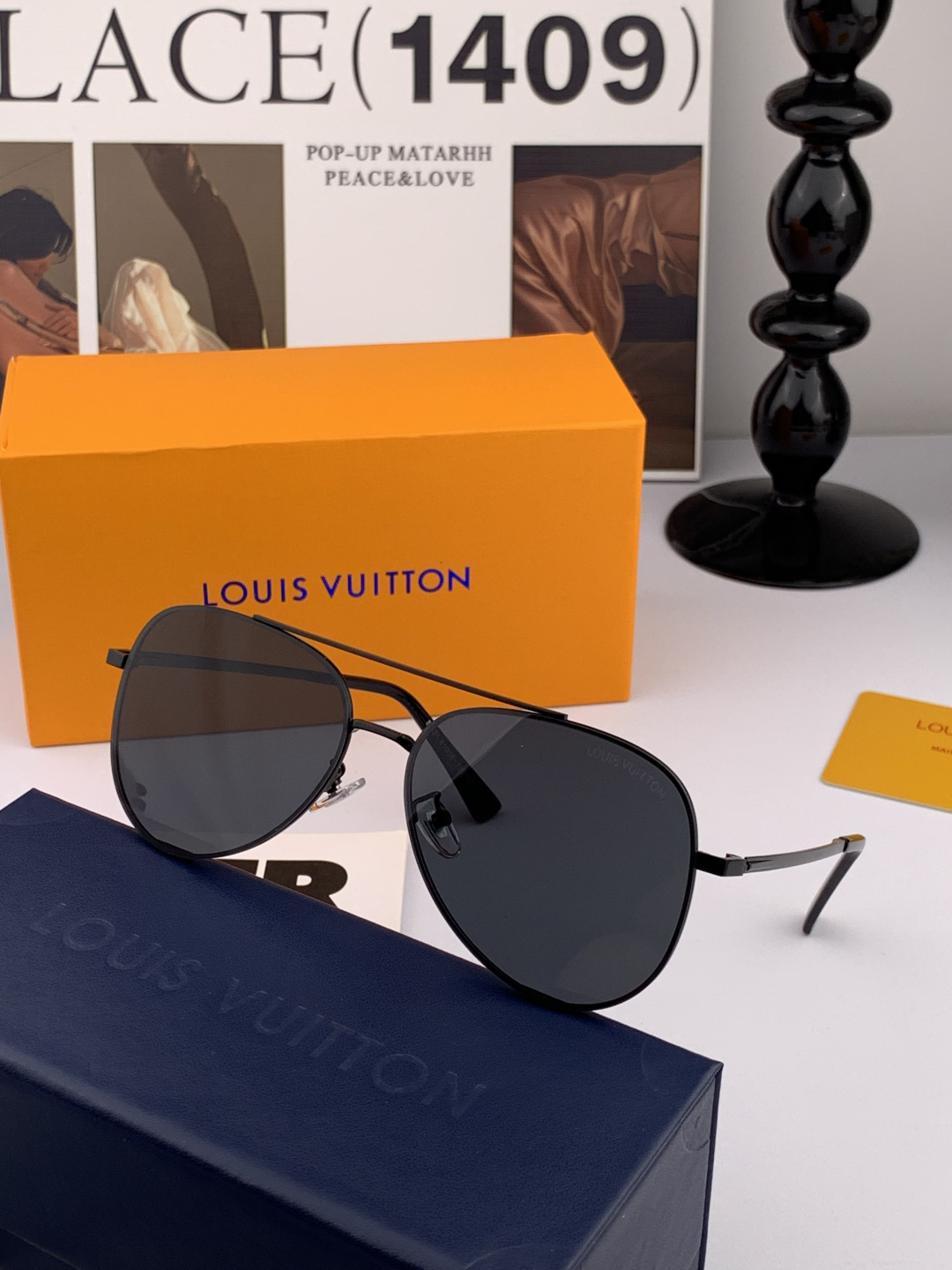 LV 男款炫彩飞行员偏光太阳镜 ❤️材质：高清尼龙加厚卡槽高清偏光镜片 🌹无边框镜架💕颜👍型号：L189
