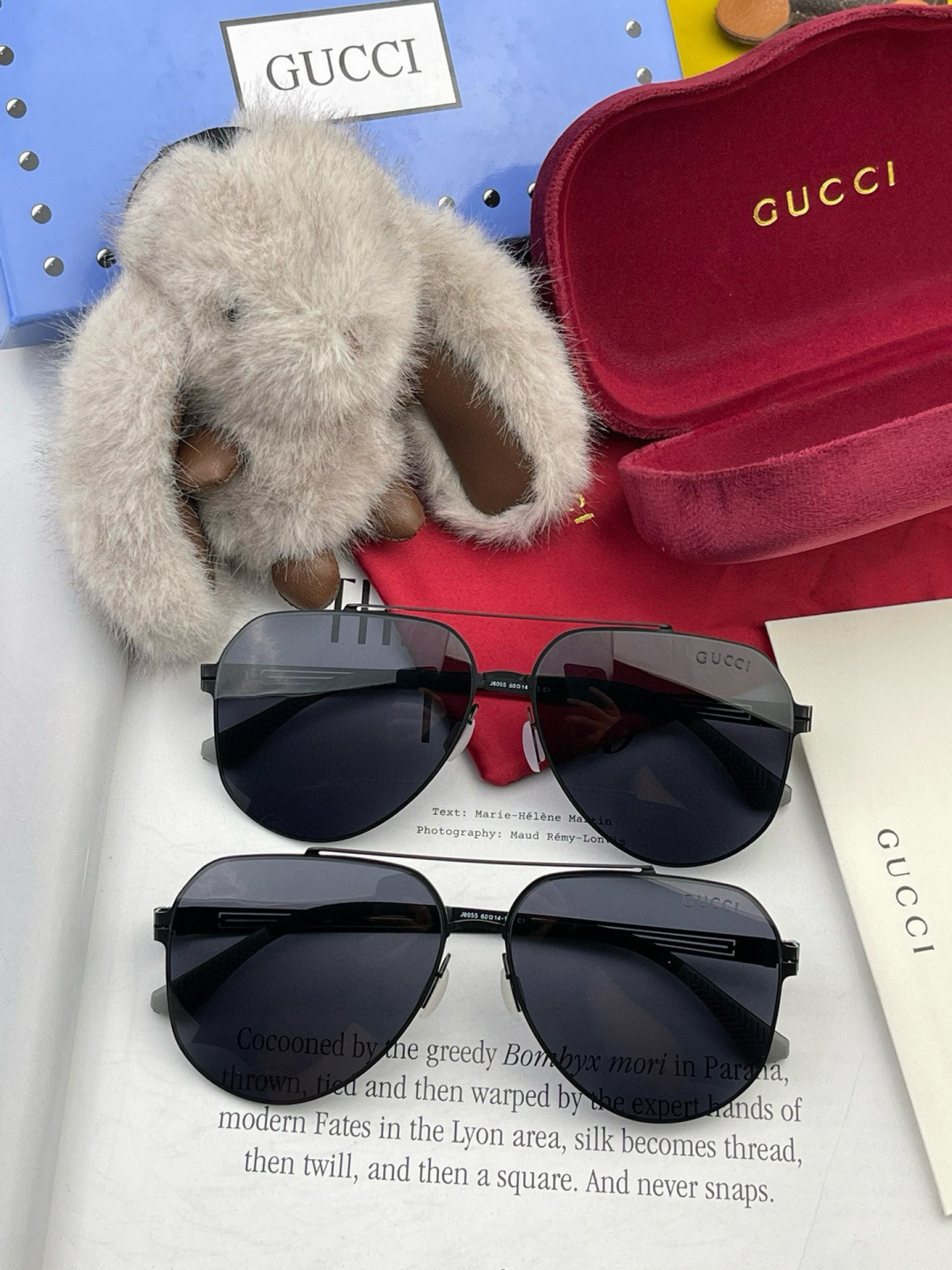 ♦️ GUCCI 新款男女情侣款太阳镜iP电镀永不褪色 超轻超有弹性整幅眼镜无螺丝重要的是压不坏 高清尼