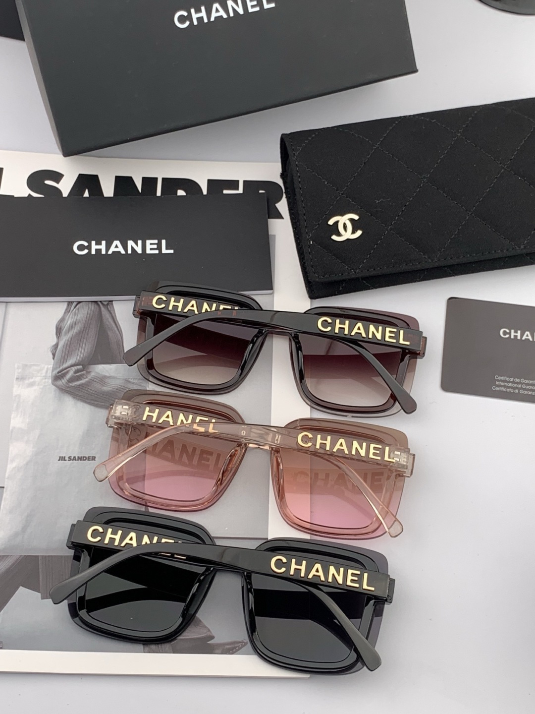 Chanel大框太阳镜墨镜 经典的方框设计，不挑脸型，无论搭配大衣还是连衣裙都非常显气质偏光镜片预防紫外