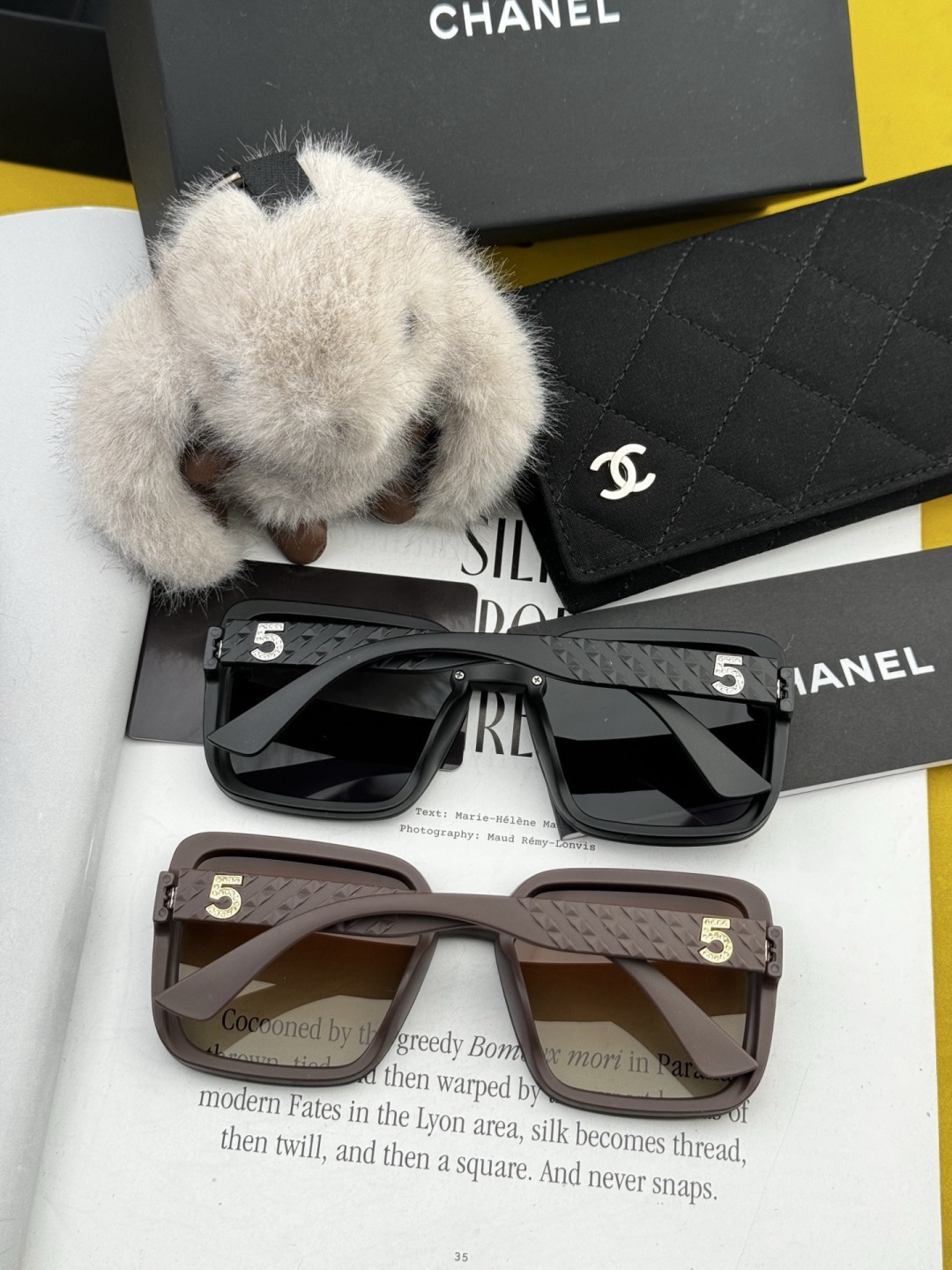 新品CHANEL 香奈儿太阳镜以独特魅力和前卫风格诠释春夏最新眼镜，质感超好佩带舒适 型号：CH2305