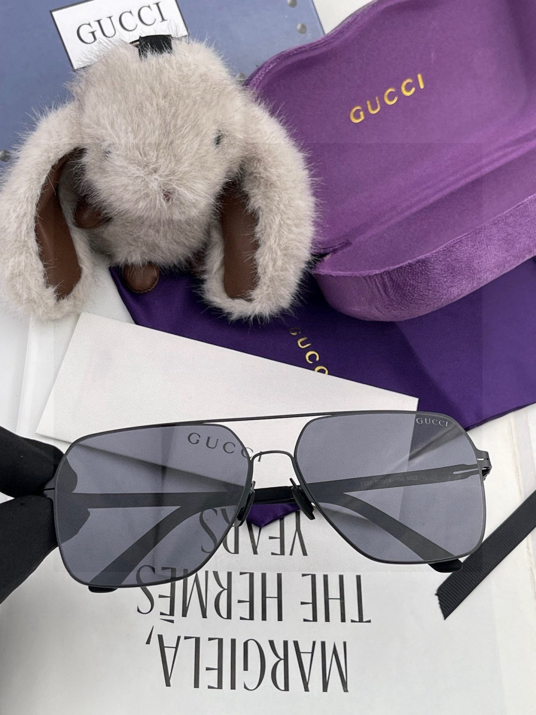 GUCC* 新款男女情侣款太阳iP 电镀永不褪色 卖点：超轻超有弹性整幅眼镜无螺丝重要的是压不坏、镜片：