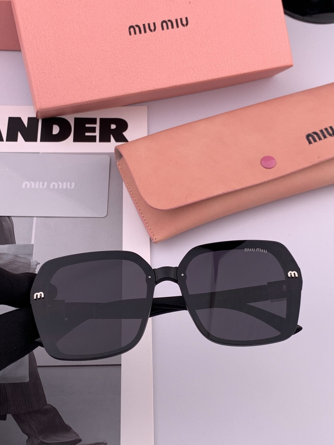 MIUMIU/缪缪🖇🖇开春新款🌟闪耀新款璀璨登台 ❤❤太阳镜潮品 精致个性设计简约时尚 专柜品质值得拥有