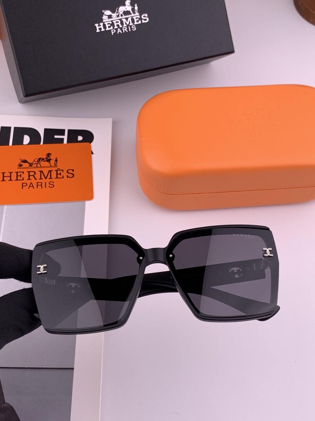 新款 爱马仕女士偏光太阳镜🕶️ 宝丽来高清镜片🎉高品质TR-90镜框 时尚百搭！型号：H7200