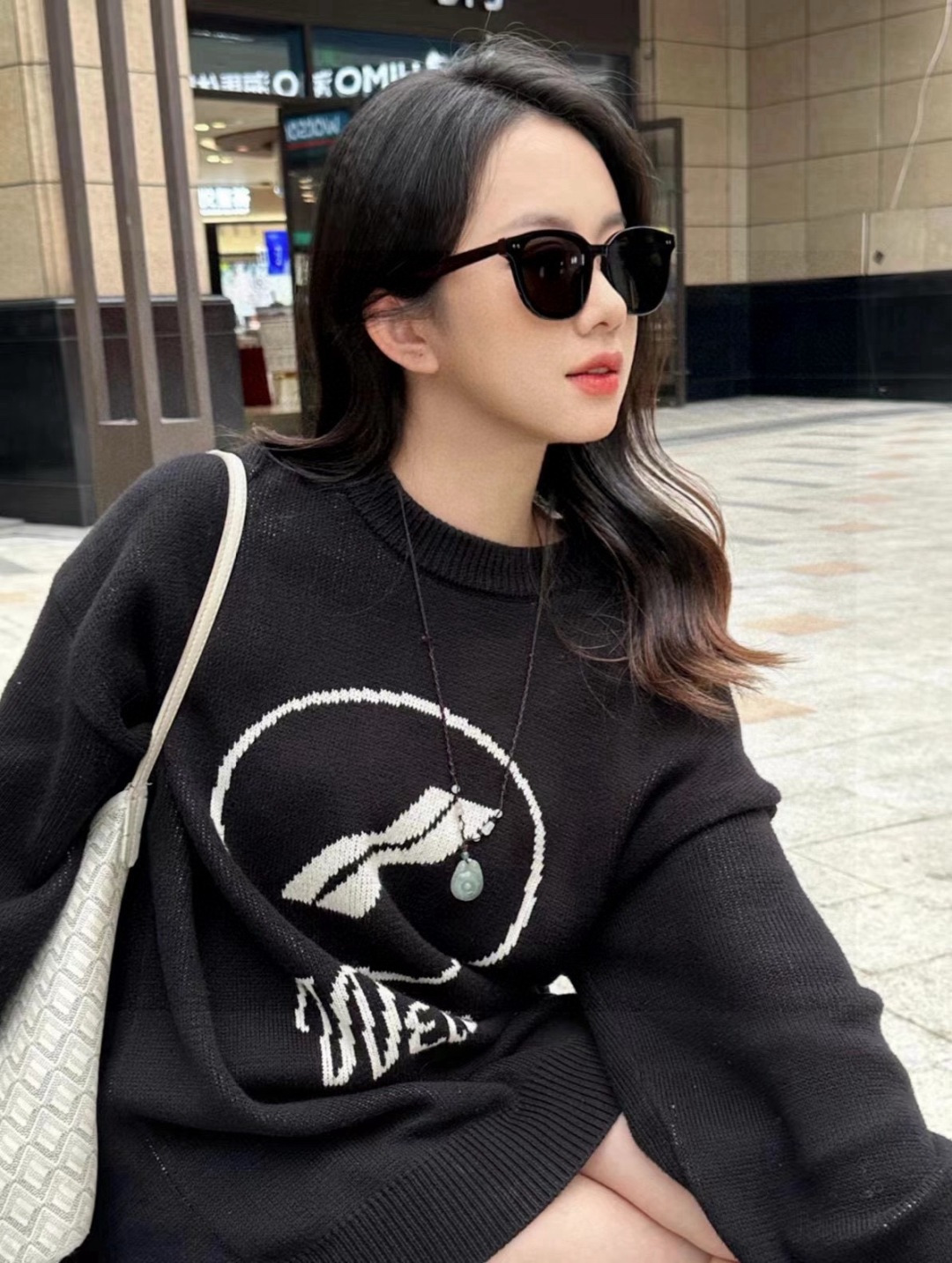 GUCCI开春新款一体镜 大框太阳镜男女同款 😎 爆款大框尼龙太阳镜 超逼格超酷 镜腿品牌设计感强 ni