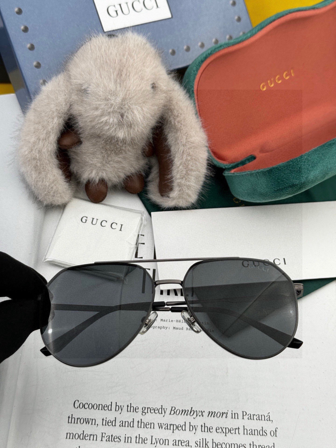 GUCC* 新款男女情侣款太阳iP 电镀永不褪色 卖点：超轻超有弹性整幅眼镜无螺丝重要的是压不坏、镜片：