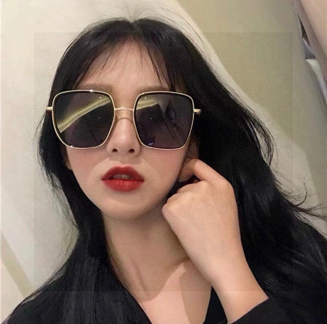 NO:742185,GUCCI's new spring sunglasses. Internet celebrities from all walks of life have brought out the aura. They are playful and sweet. They have a better effect on the face. The metal texture is super good. Model G9535 glasses, sunglasses, sunglasses, glasses, gucci19860909GUCCI 开春新款太阳镜 各路网红纷纷带起气场满分 俏皮甜美.上脸效果更佳.金属质感超好 型号G9535眼镜墨镜太阳镜,眼镜,gucci,glasses