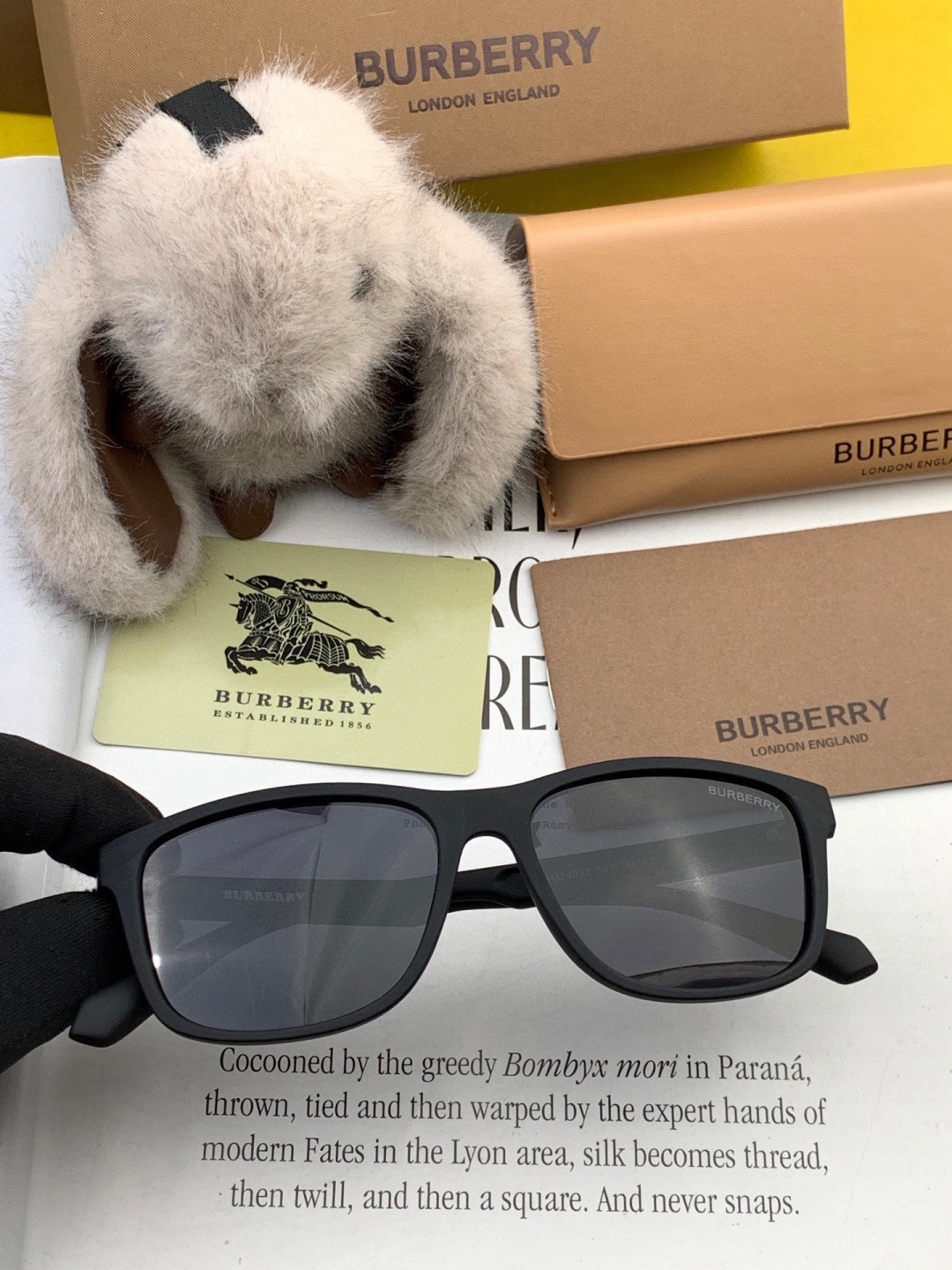 【偏光系列太阳镜】🎈原版出货 巴宝莉网红超爆款💙经典奢华全球风[强][酷][亲亲] 时尚方框太阳镜[得意