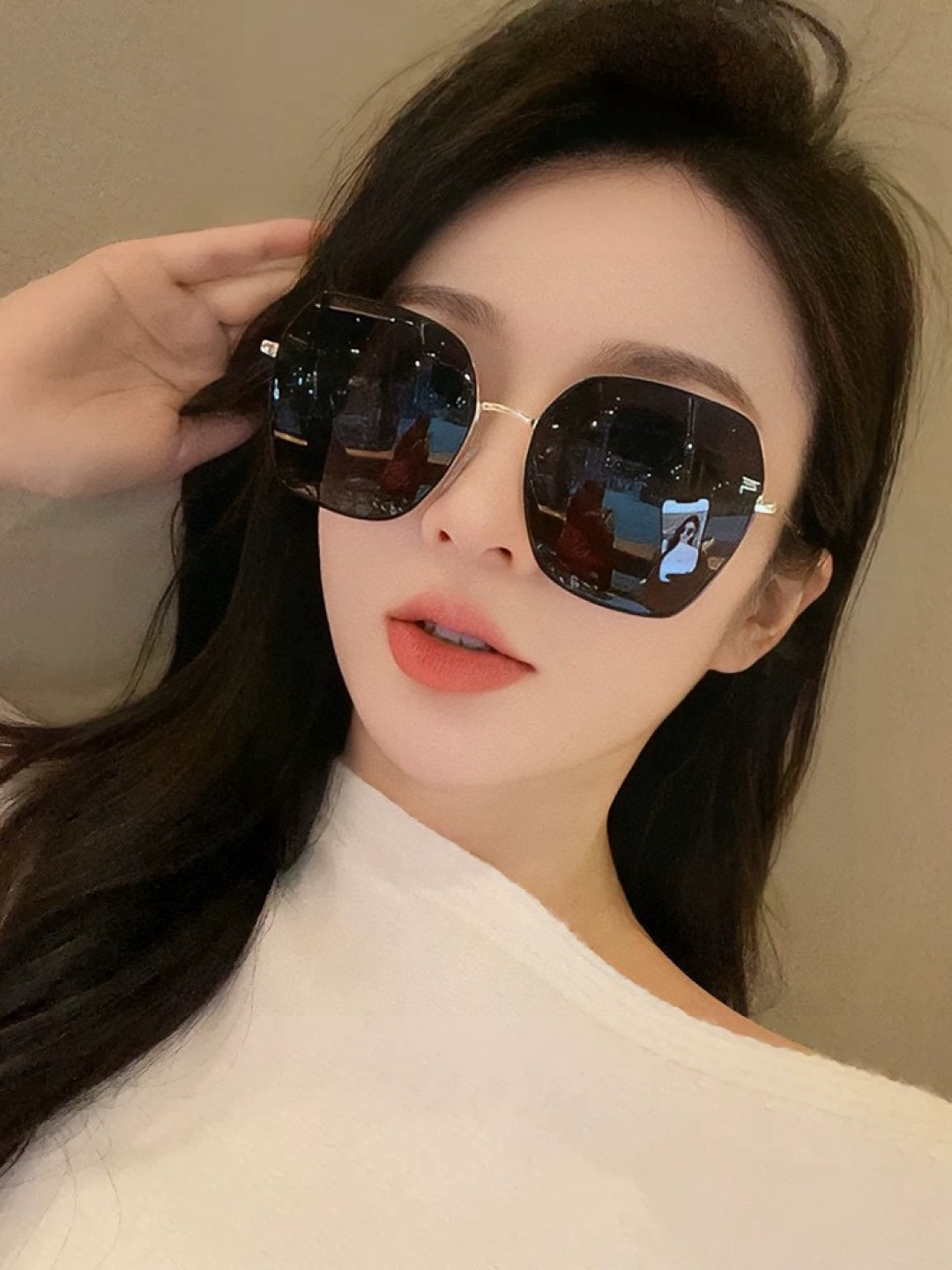 GUCCI 开春新款 马鞍扣镜腿系列墨镜，优雅方框太阳镜各路网红纷纷带起气场满分‼️ 俏皮甜美.上脸效果