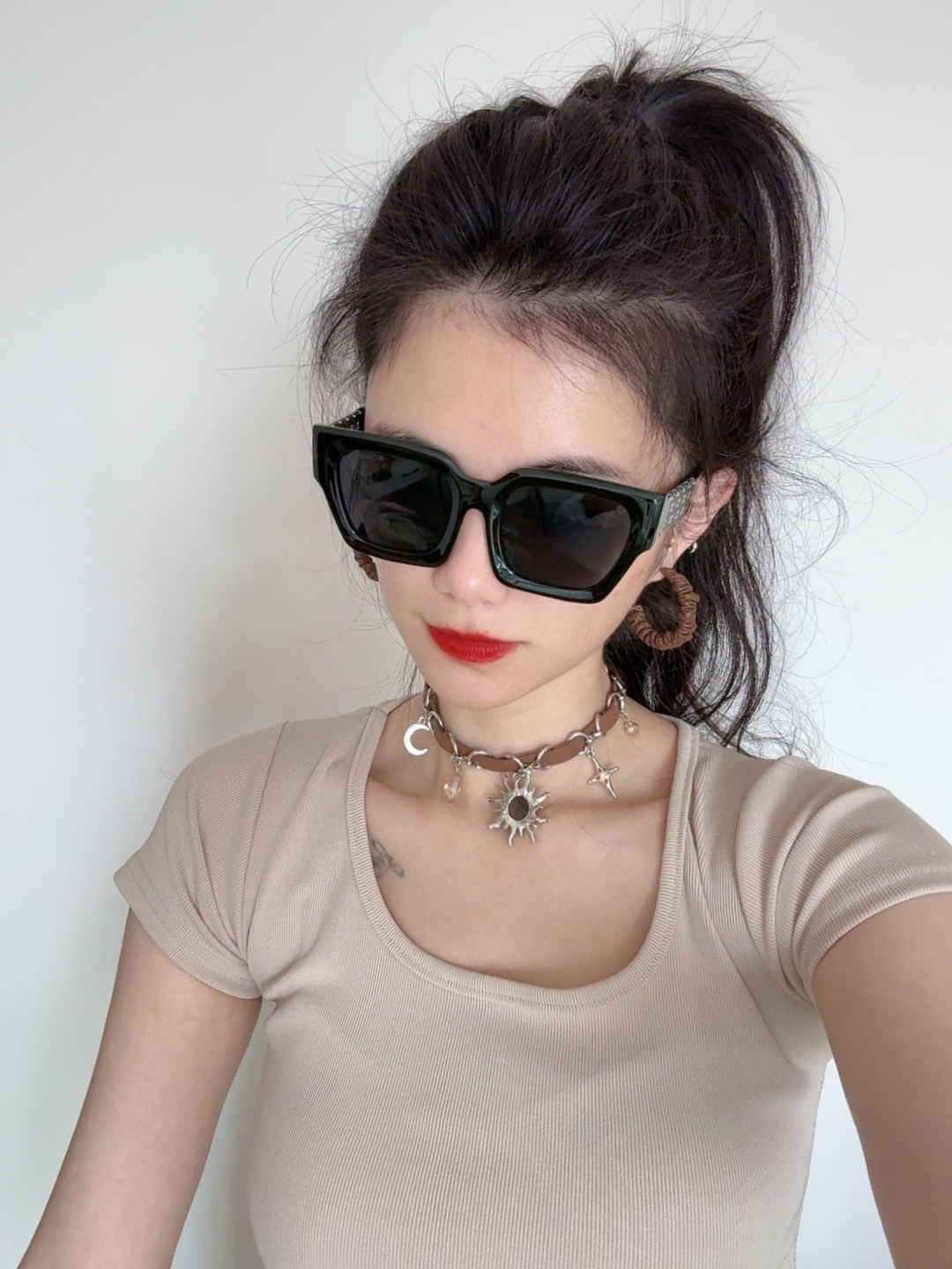 Chanel大框太阳镜墨镜 经典的方框设计，不挑脸型，无论搭配大衣还是连衣裙都非常显气质偏光镜片预防紫外