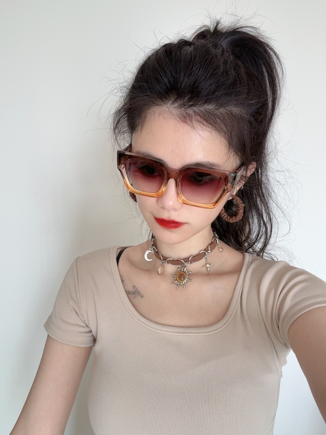 Chanel大框太阳镜墨镜 经典的方框设计，不挑脸型，无论搭配大衣还是连衣裙都非常显气质偏光镜片预防紫外