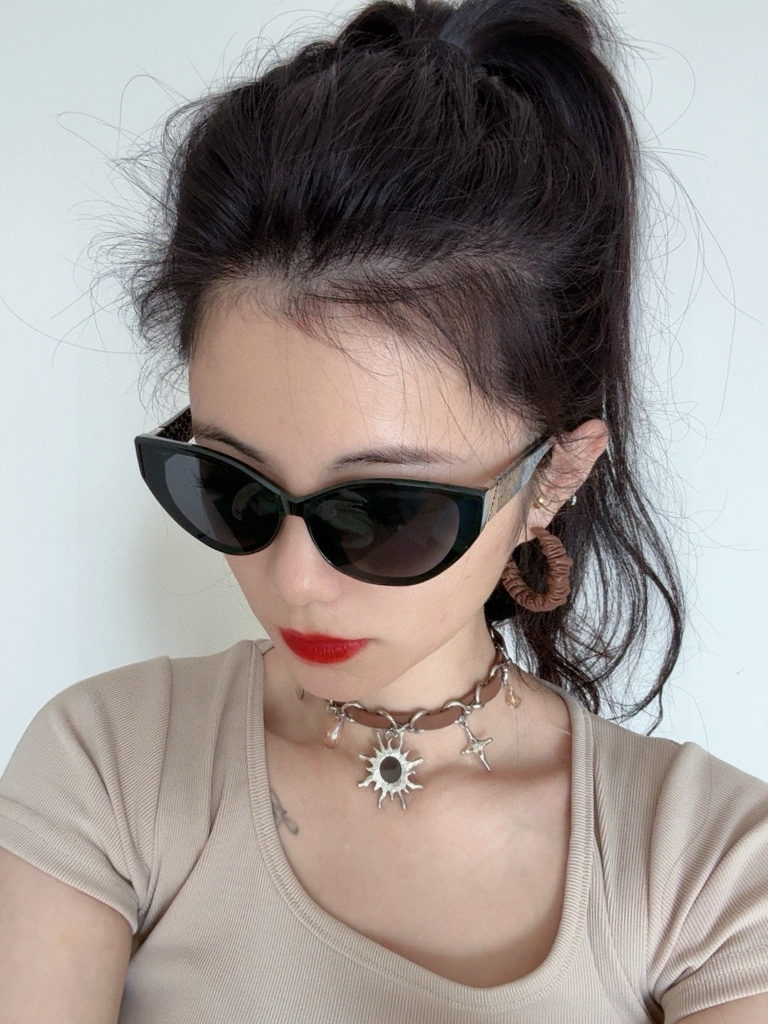 Chanel小框太阳镜墨镜 经典的方框设计，不挑脸型，无论搭配大衣还是连衣裙都非常显气质偏光镜片预防紫外