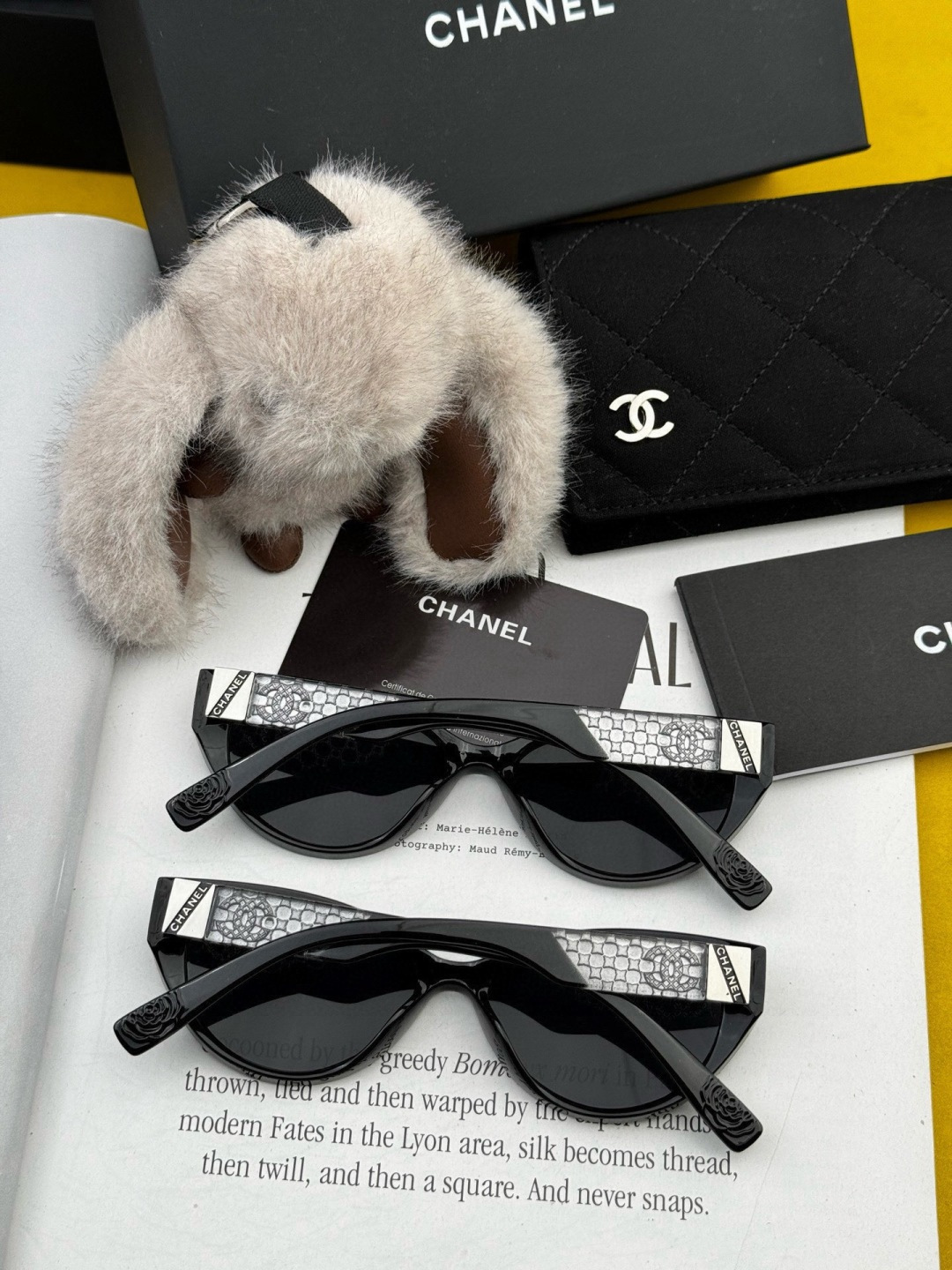 Chanel小框太阳镜墨镜 经典的方框设计，不挑脸型，无论搭配大衣还是连衣裙都非常显气质偏光镜片预防紫外