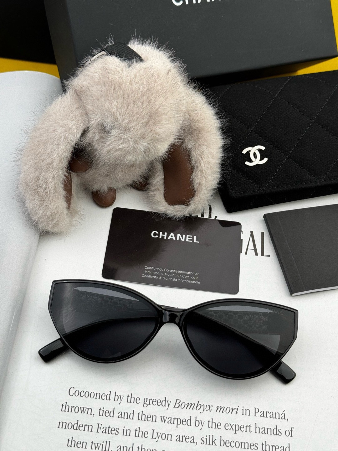 Chanel小框太阳镜墨镜 经典的方框设计，不挑脸型，无论搭配大衣还是连衣裙都非常显气质偏光镜片预防紫外